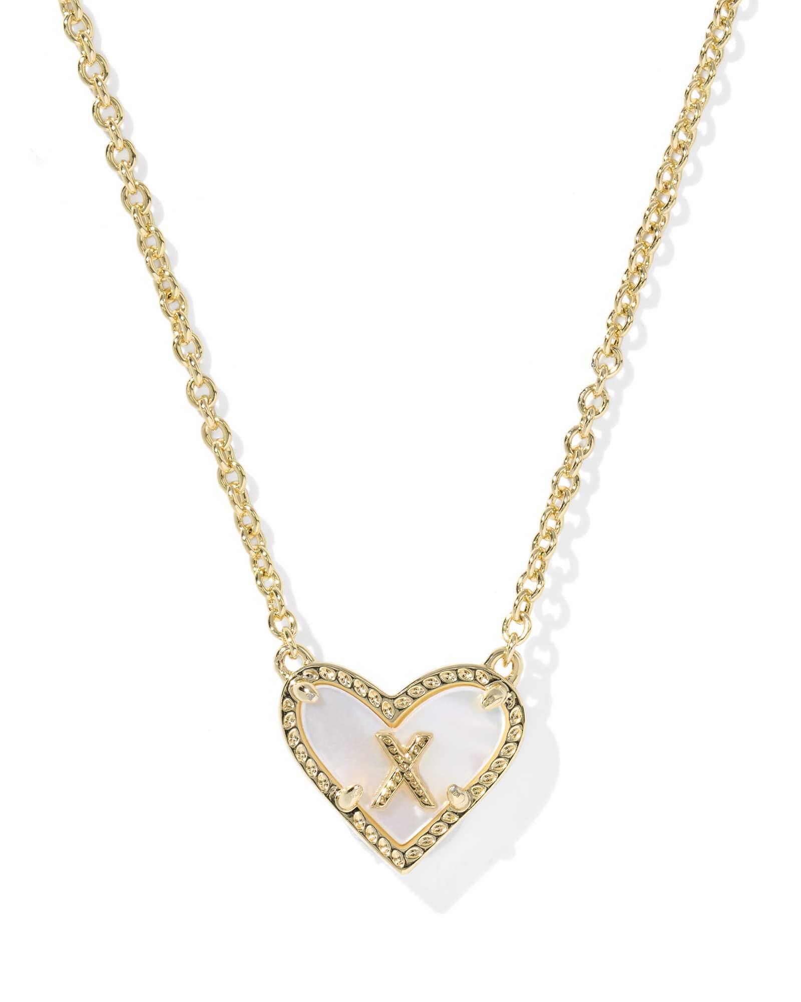 Ari Heart Letter H Gold Short Pendant Necklace Product Image