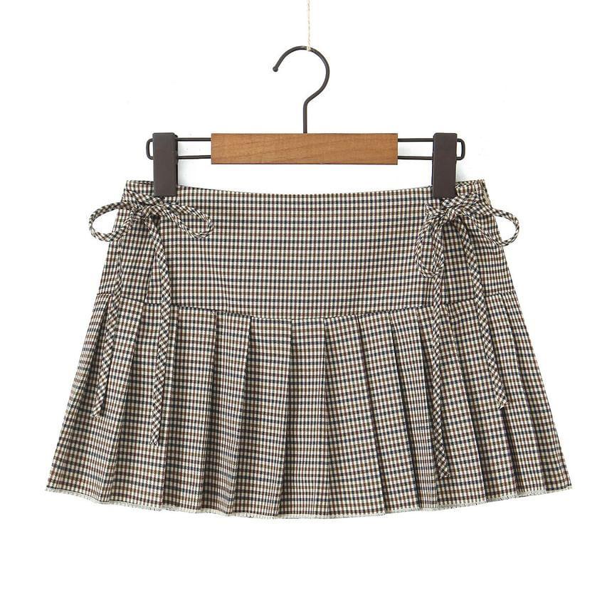 Low Rise Bow Accent Striped Mini Pleated Skirt Product Image