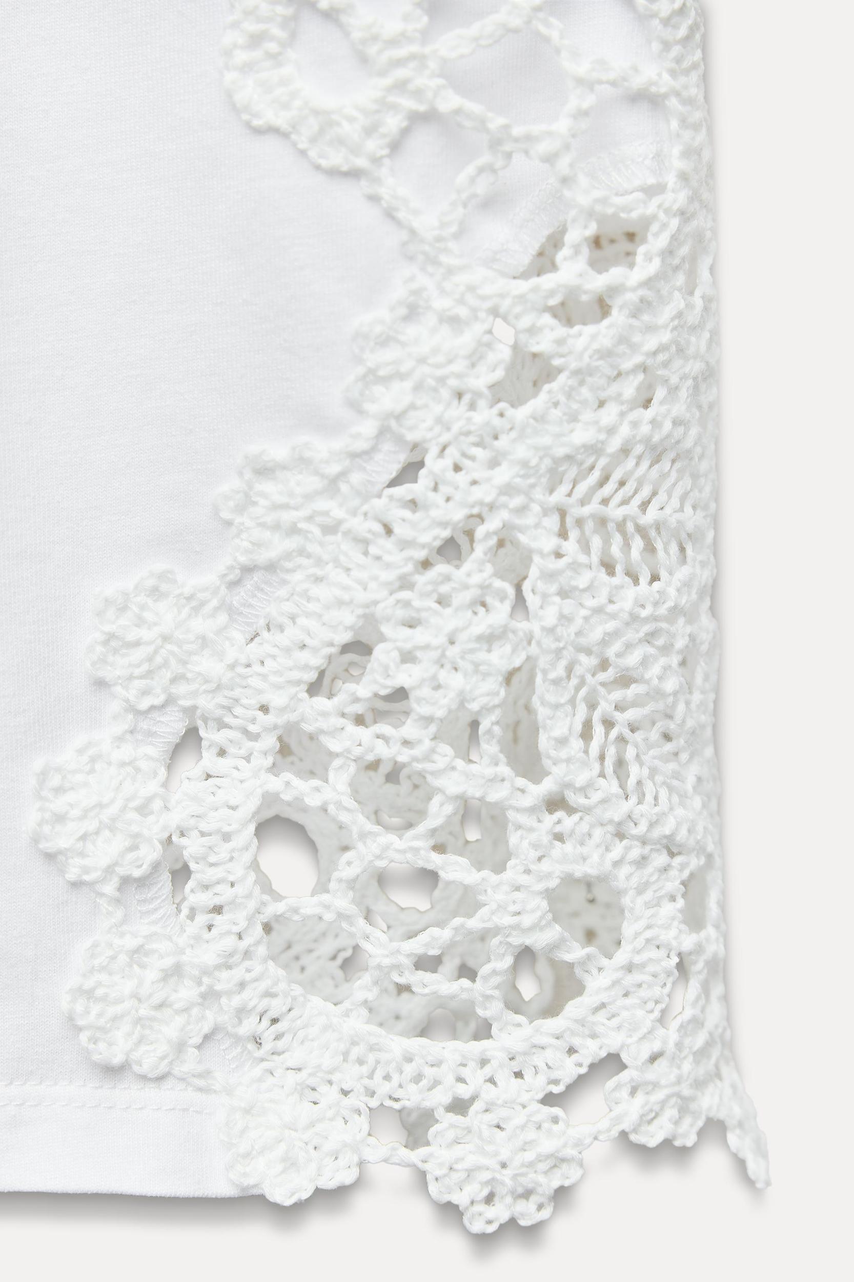 LACE TOP Product Image