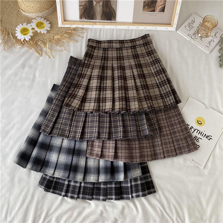 Plaid Pleated Mini Skirt Product Image