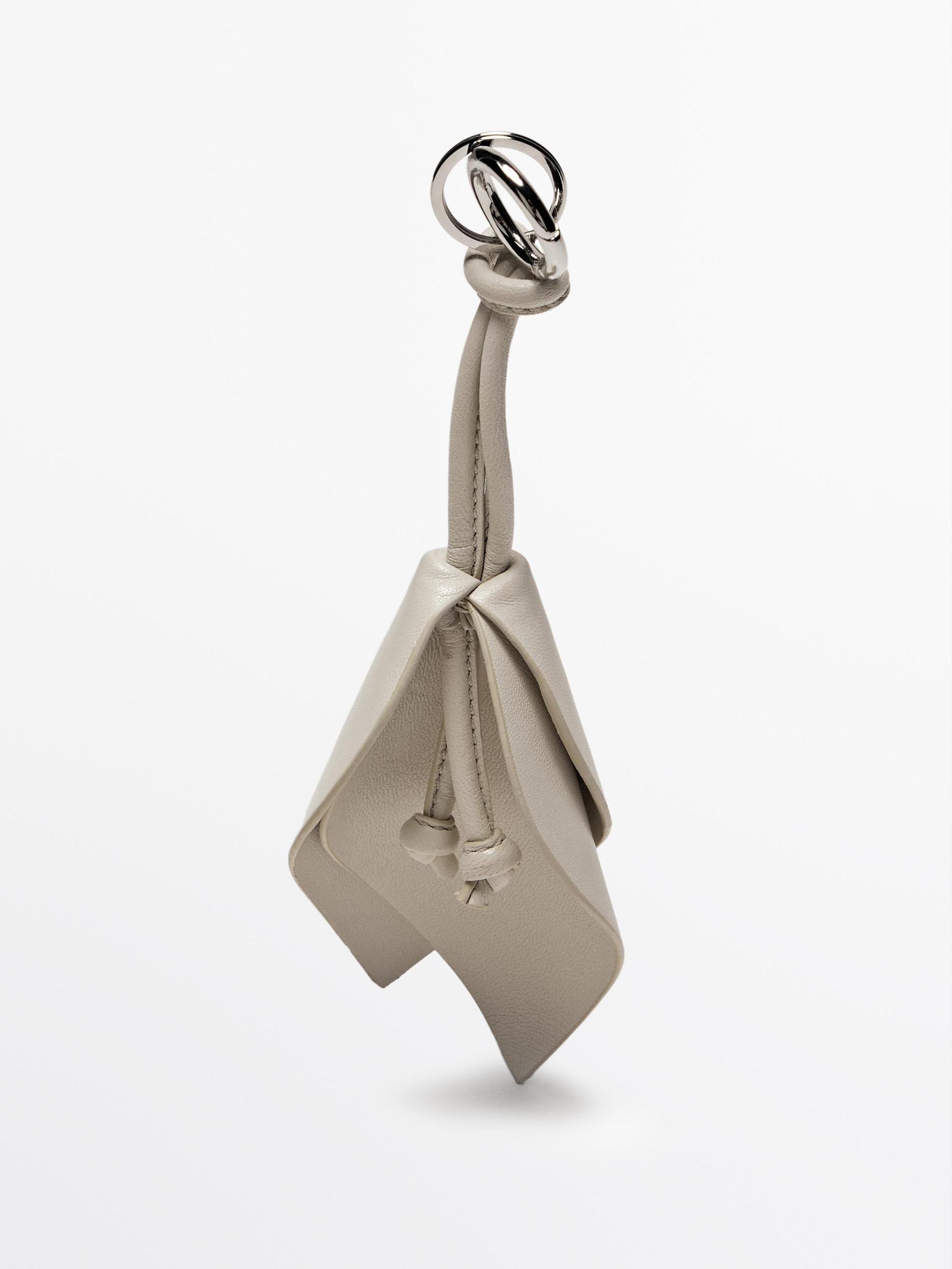 Nappa leather flower keyring Product Image