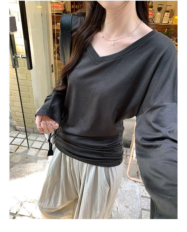 Long-Sleeve V-Neck Plain Tee Product Image