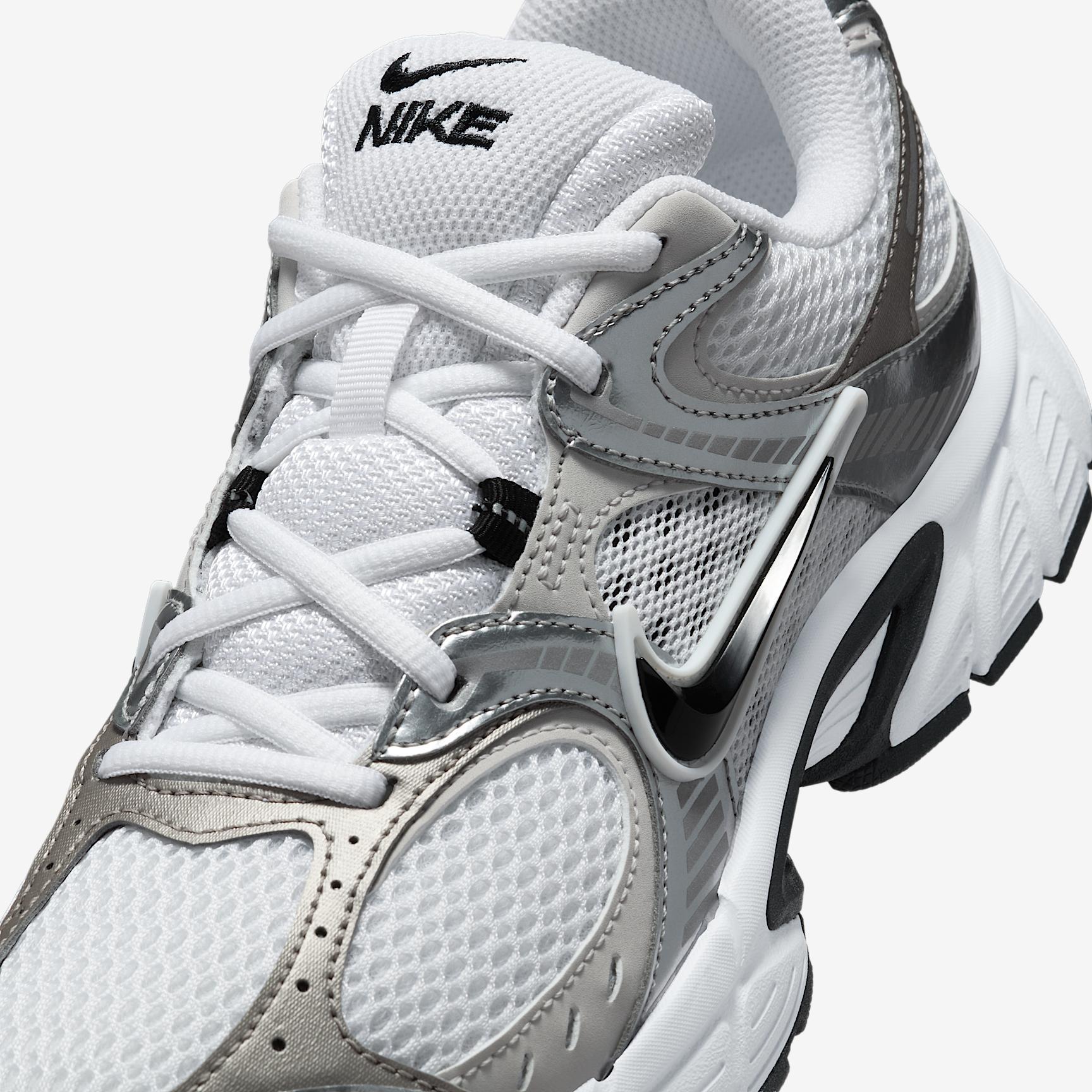 Nike Womens V5 RNR Casual Shoes in Summit White/Sail/Black Product Image