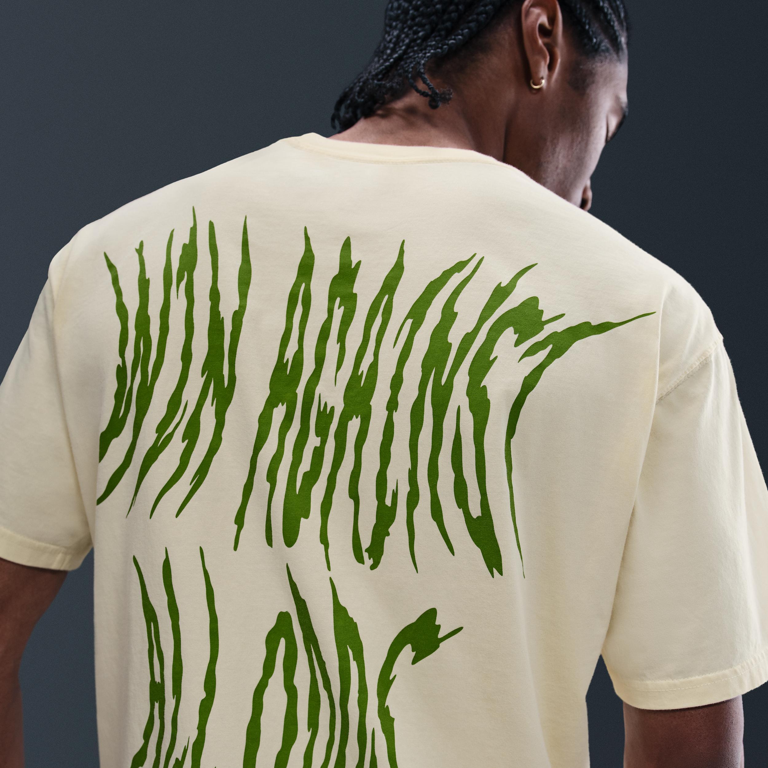 Nike Men's Max90 T-Shirt Product Image