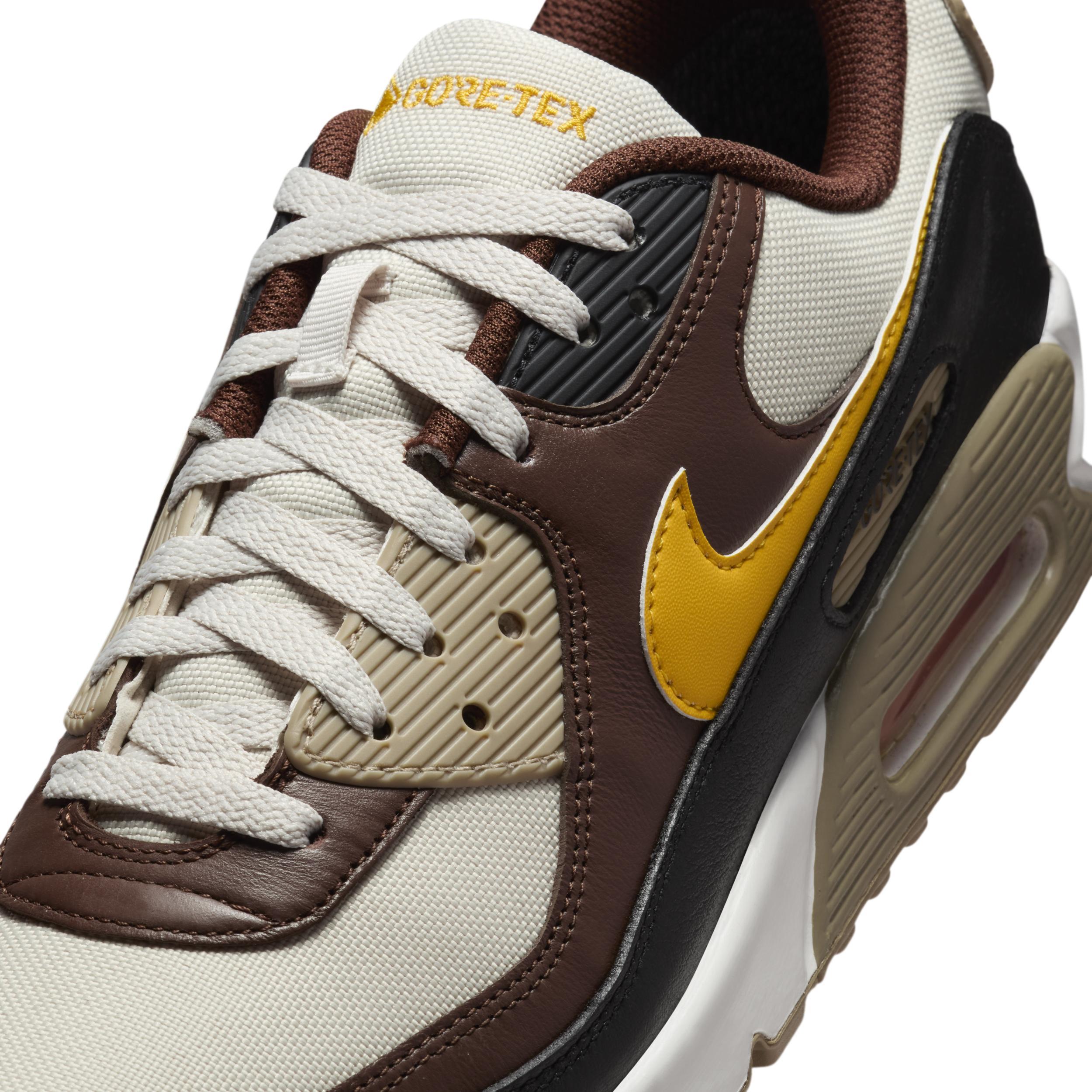 Nike Men's Air Max 90 GORE-TEX Winterized Shoes Product Image
