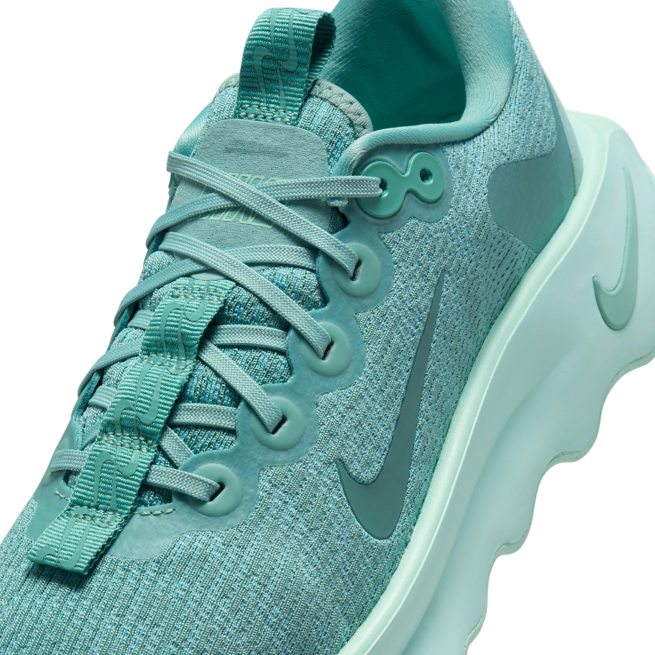 Nike Women's Motiva Walking Shoes Product Image