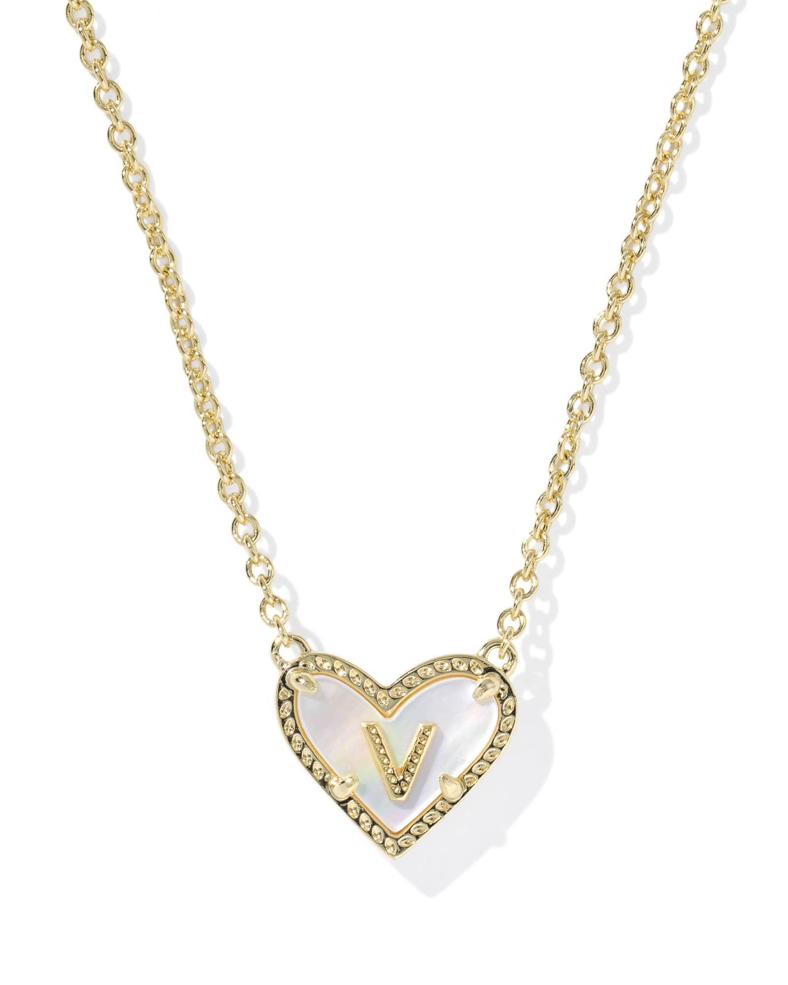 Ari Heart Letter H Gold Short Pendant Necklace Product Image