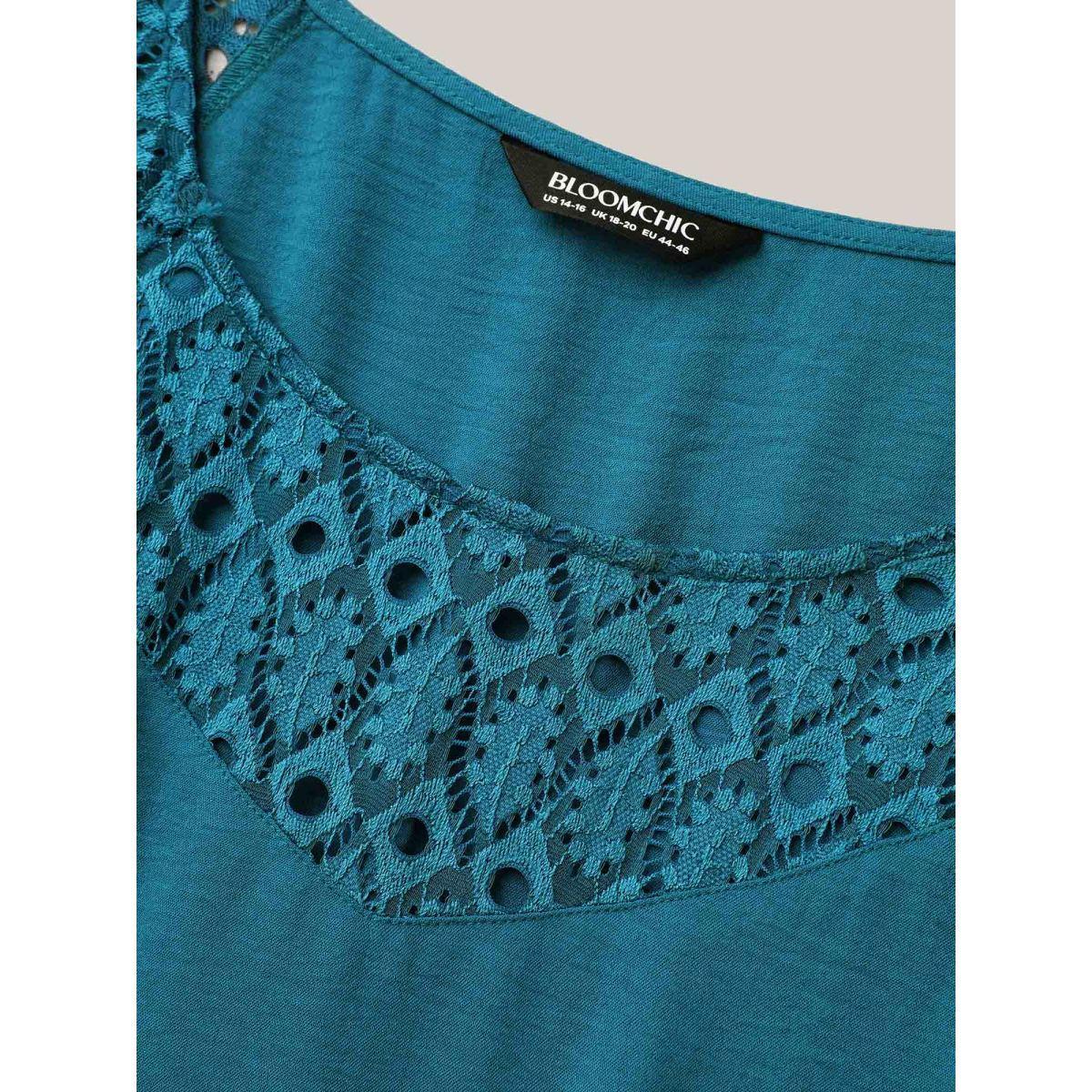 Plus Size Lace Cut-Out Raglan Sleeve Pockets Midi Dress Aegean Women Elegant Woven ribbon&lace trim Round Neck Short sleeve Curvy BloomChic 12/L Product Image