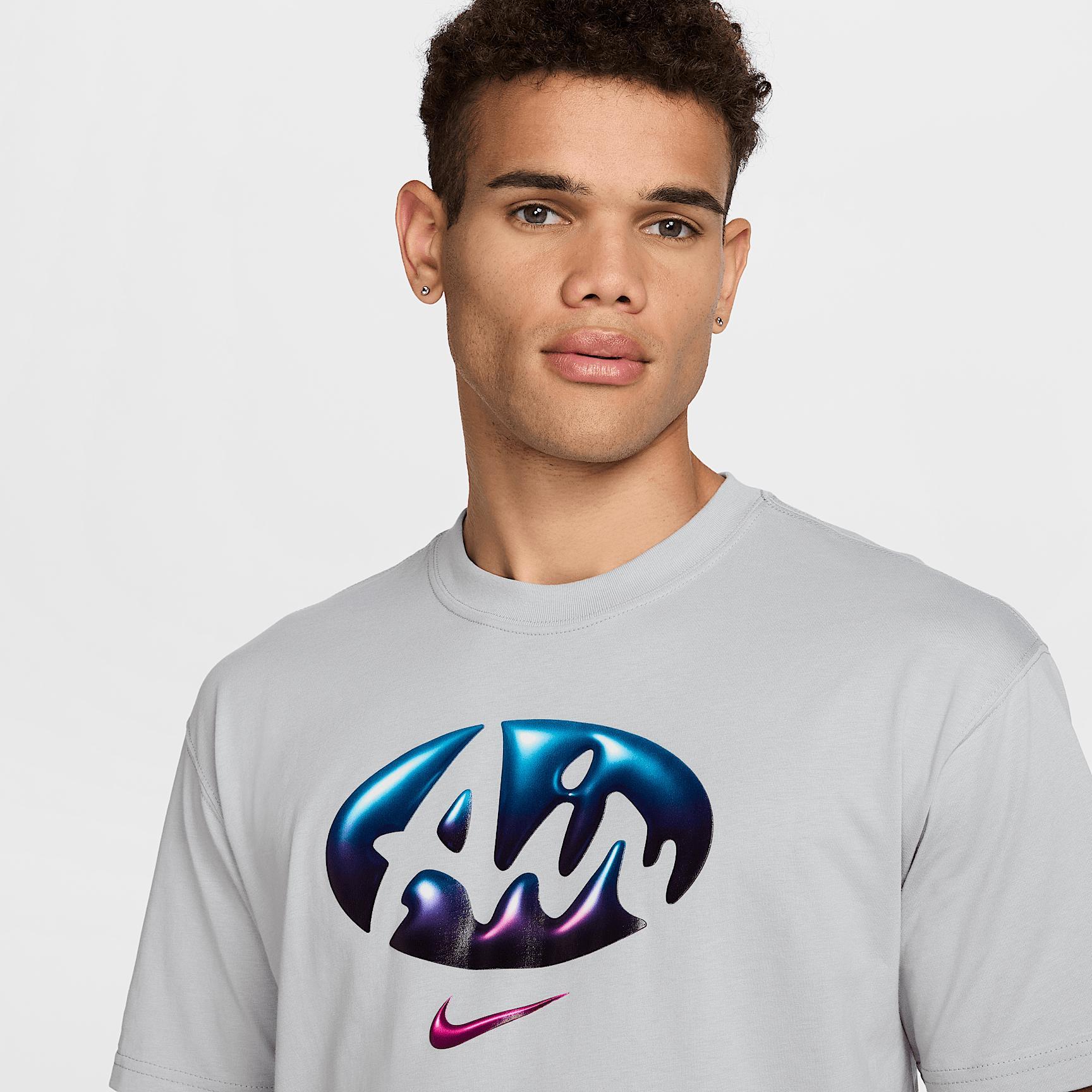 Nike Sportswear Men's Max90 T-Shirt Product Image