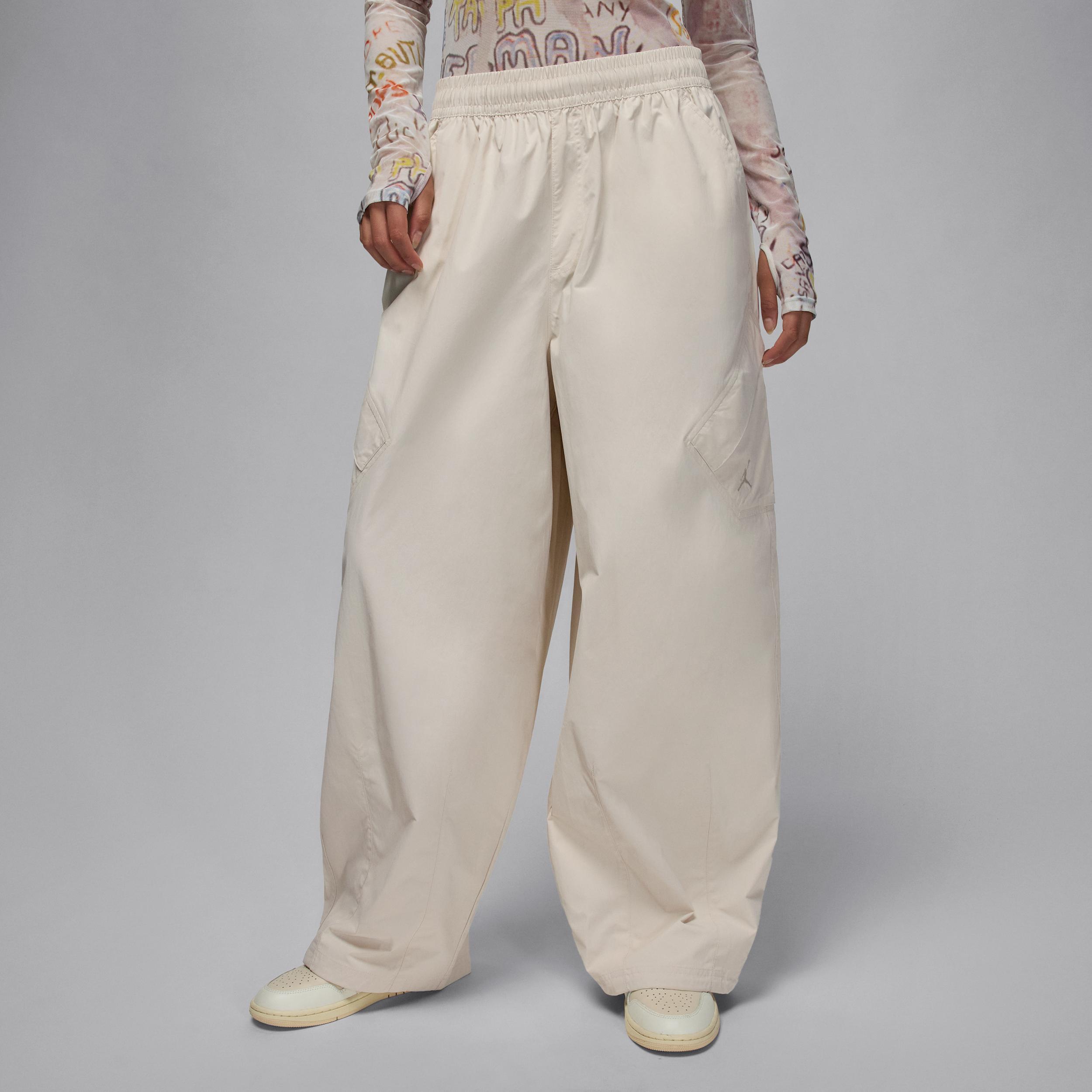 Women's Jordan Flight Chicago Parachute Pants Product Image