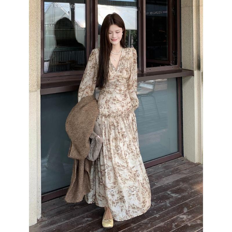 Plain Cardigan / Long-Sleeve V-Neck Floral Print Maxi A-Line Dress Product Image