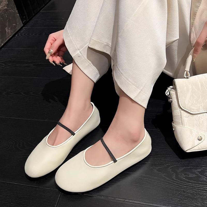 Round Toe Mary Jane Shoes Product Image
