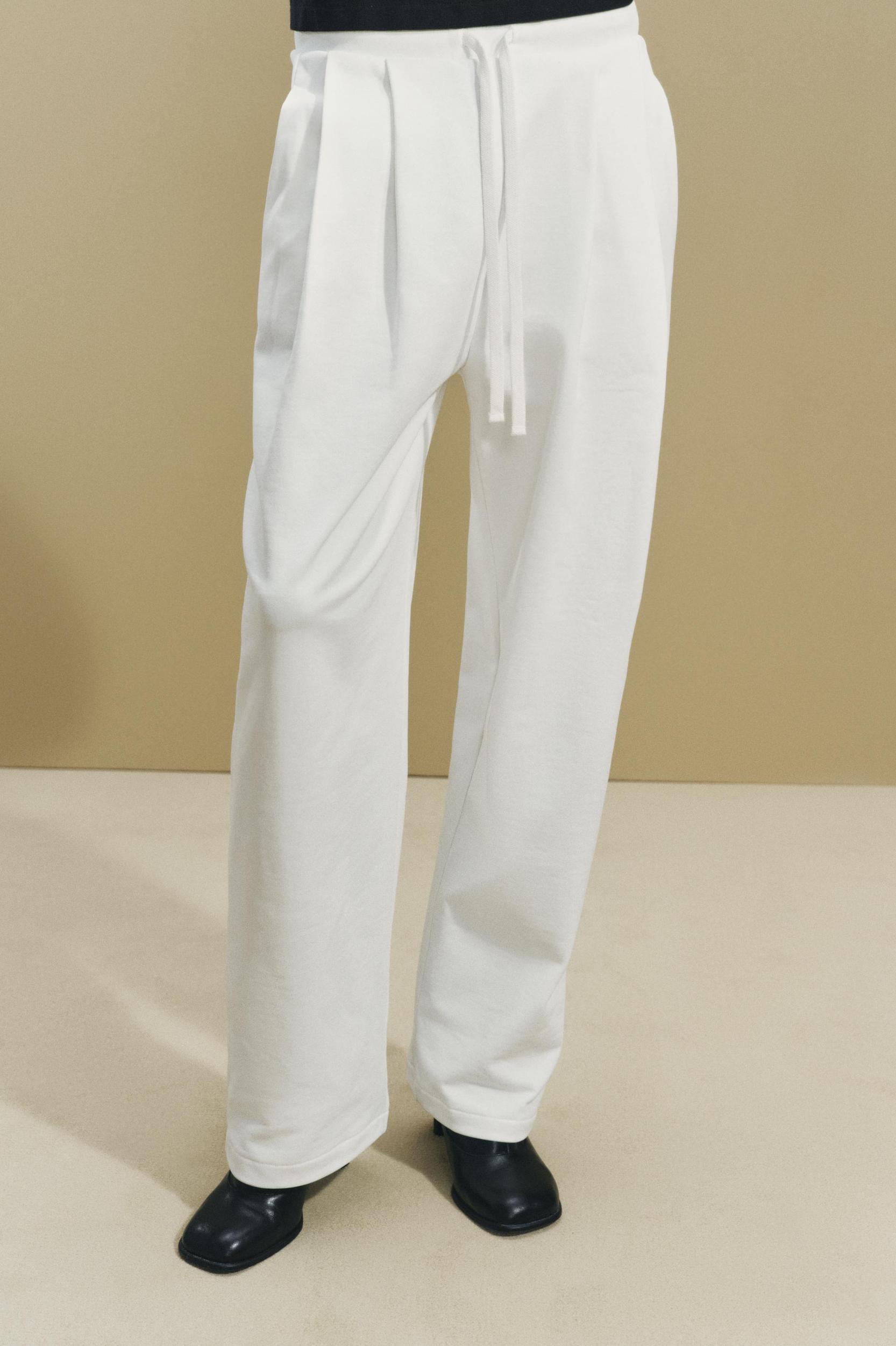 PLEATED JOGGING PANTS Product Image