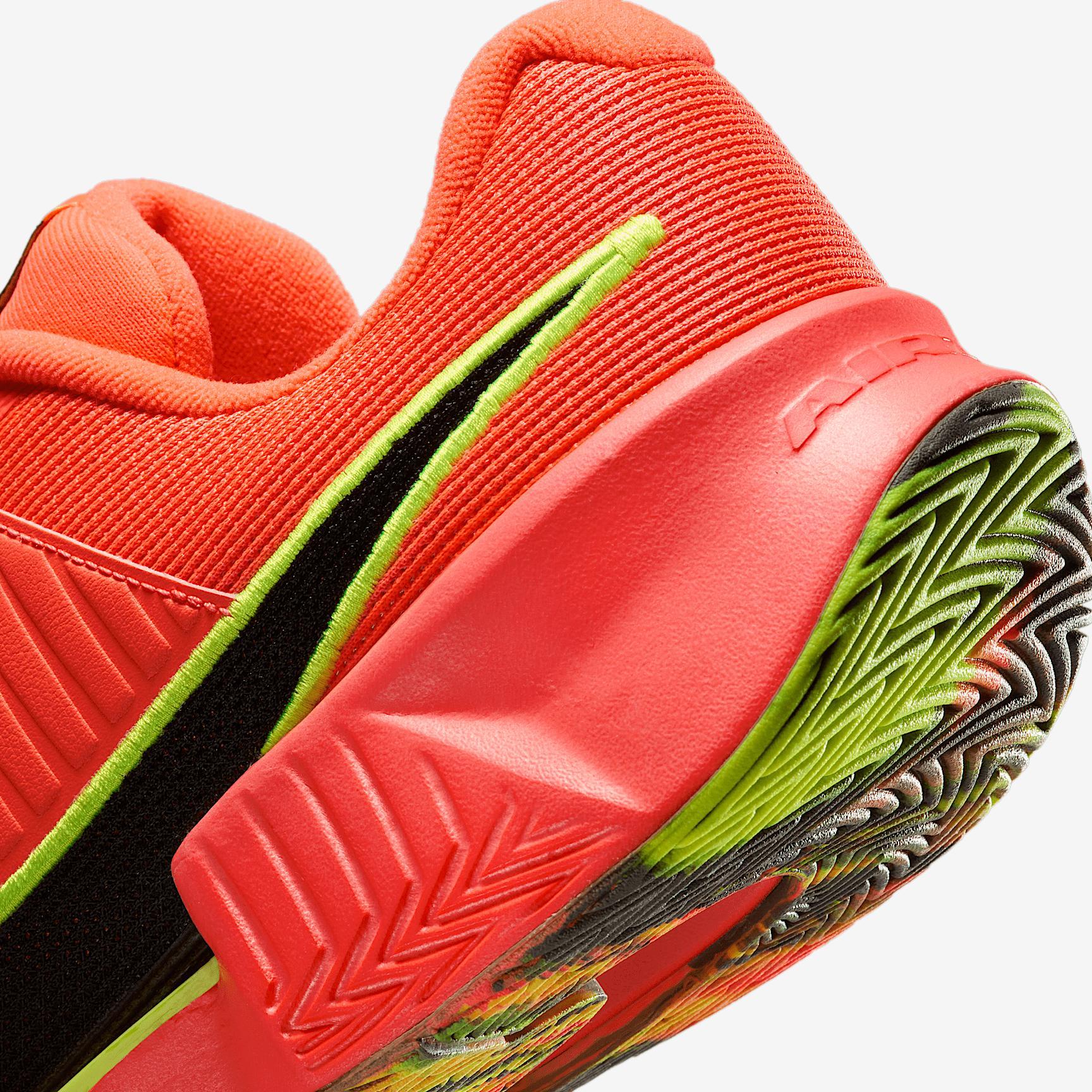 Nike Men's Zoom Challenge Pickleball Shoes Product Image