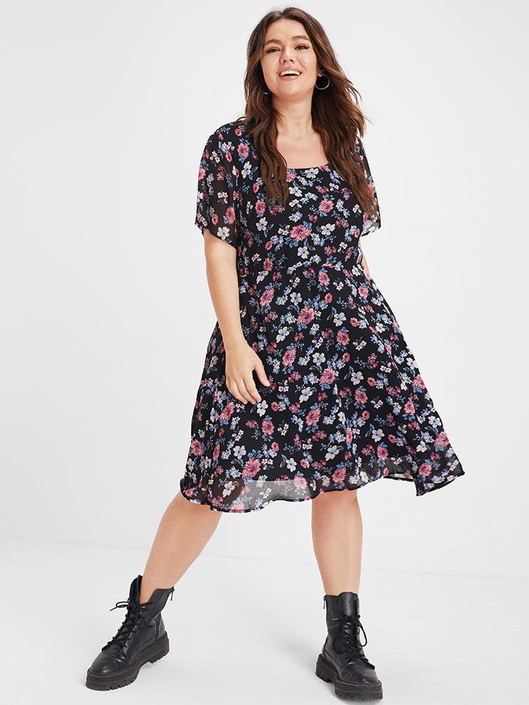 Bloom Dress - Scoop Neck Pocket Floral Short Dress Female Product Image