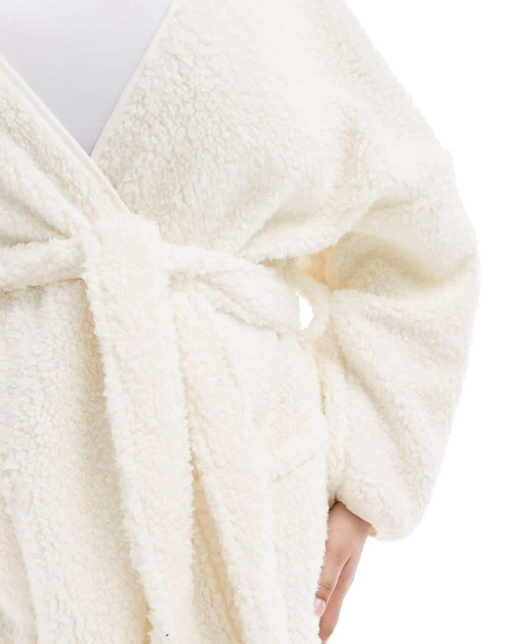 ASOS DESIGN Curve cloud fleece cardigan robe in cream Product Image