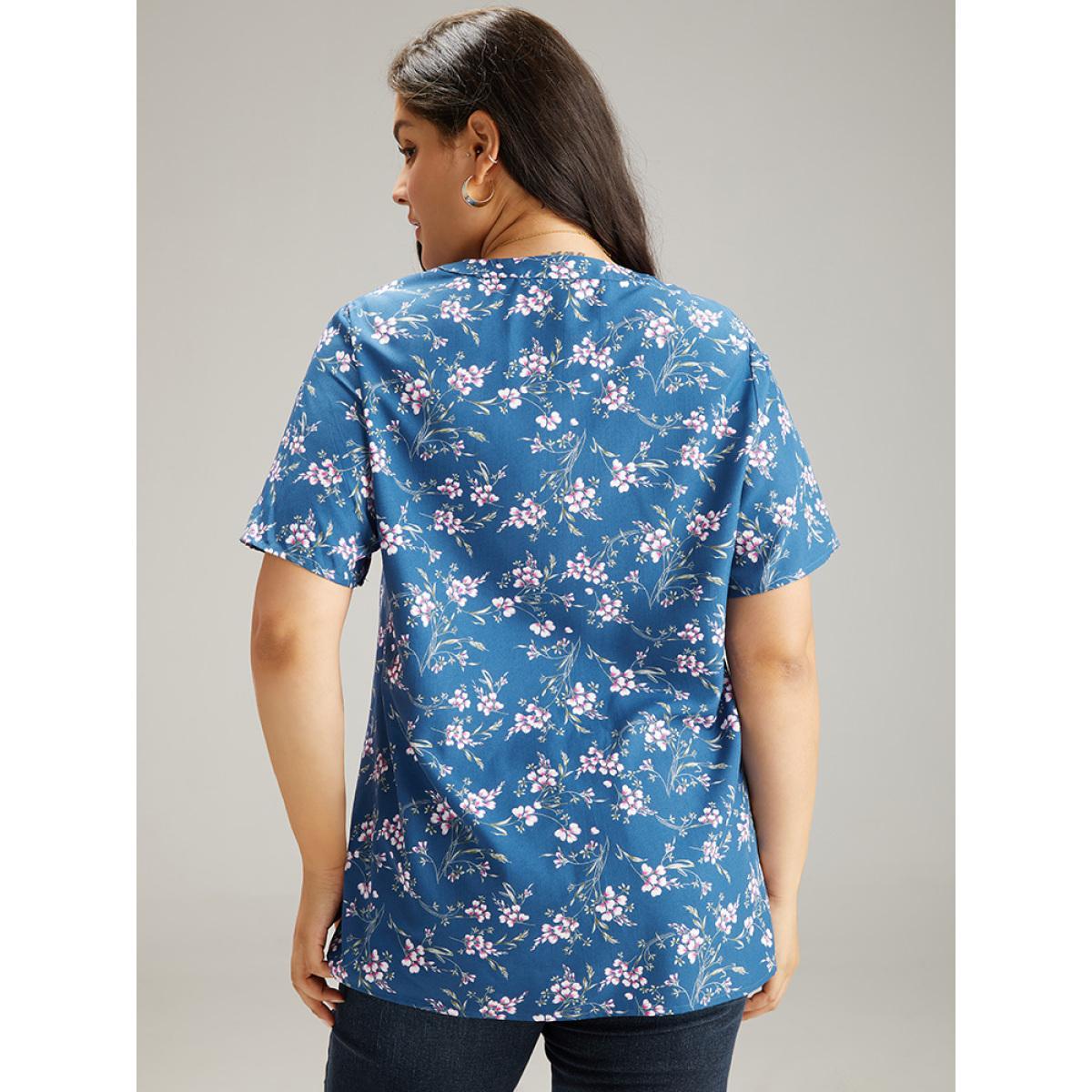 Plus Size Aegean Floral Print Notched Pleated Detail Blouse Women Elegant Short sleeve Notched collar Dailywear Blouses BloomChic 22-24/3X Product Image