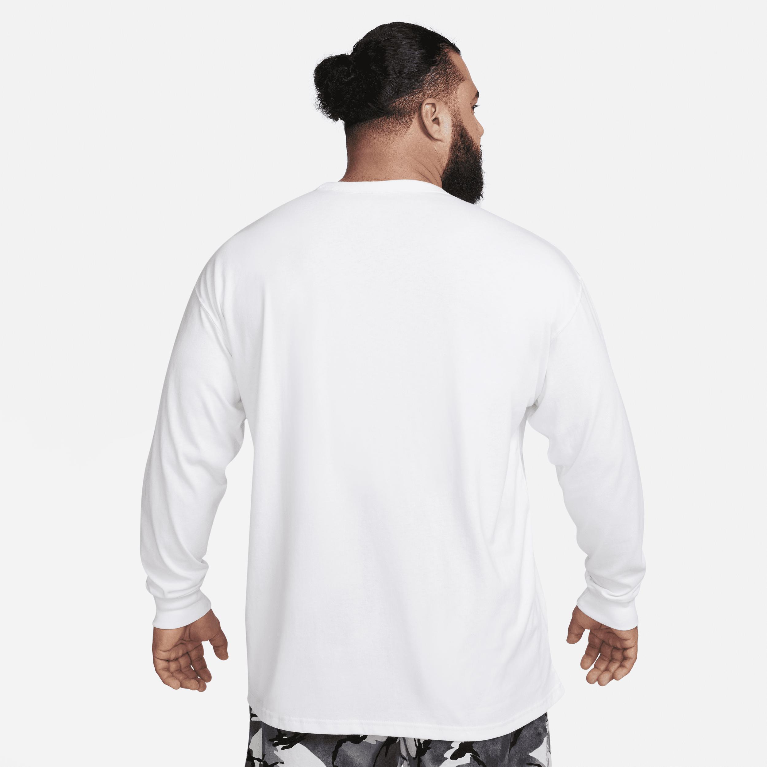 Men's Nike Sportswear Premium Essentials Long-Sleeve Pocket T-Shirt Product Image