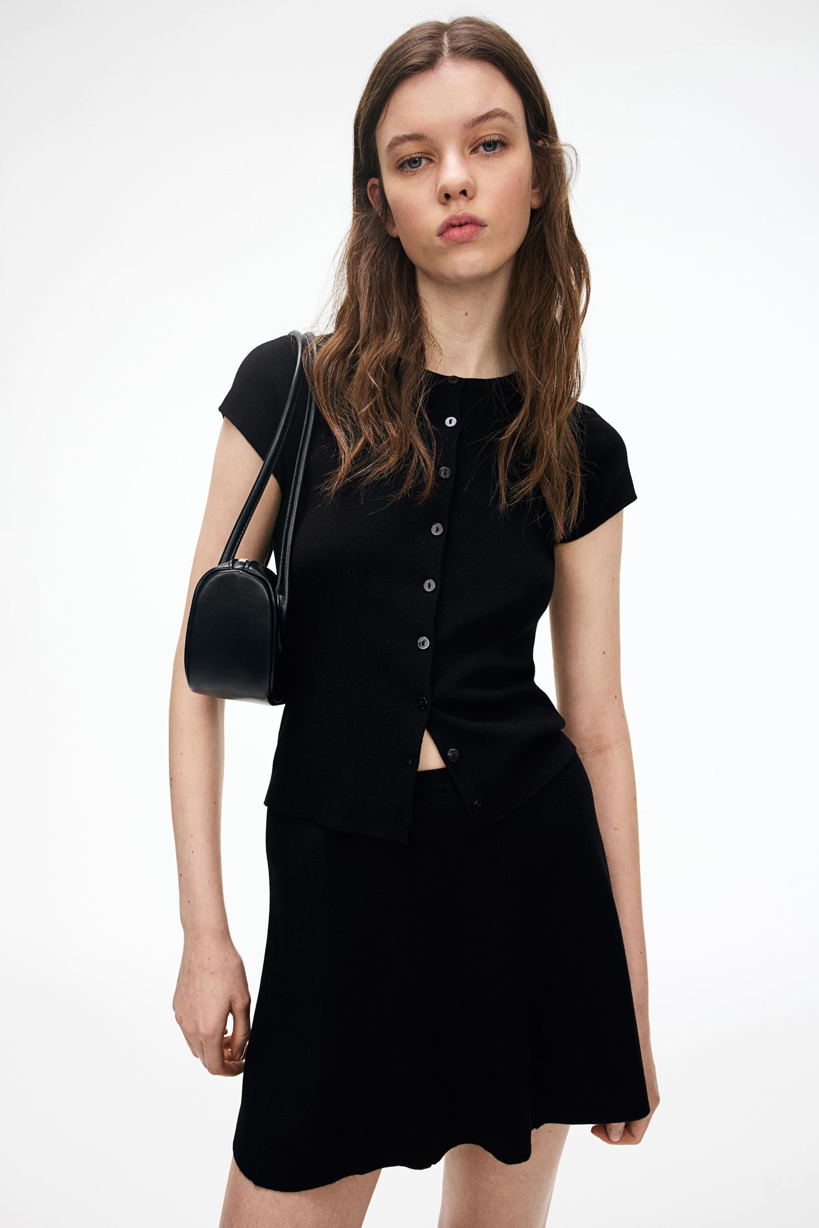 Short-Sleeved Fine-Knit Cardigan Product Image