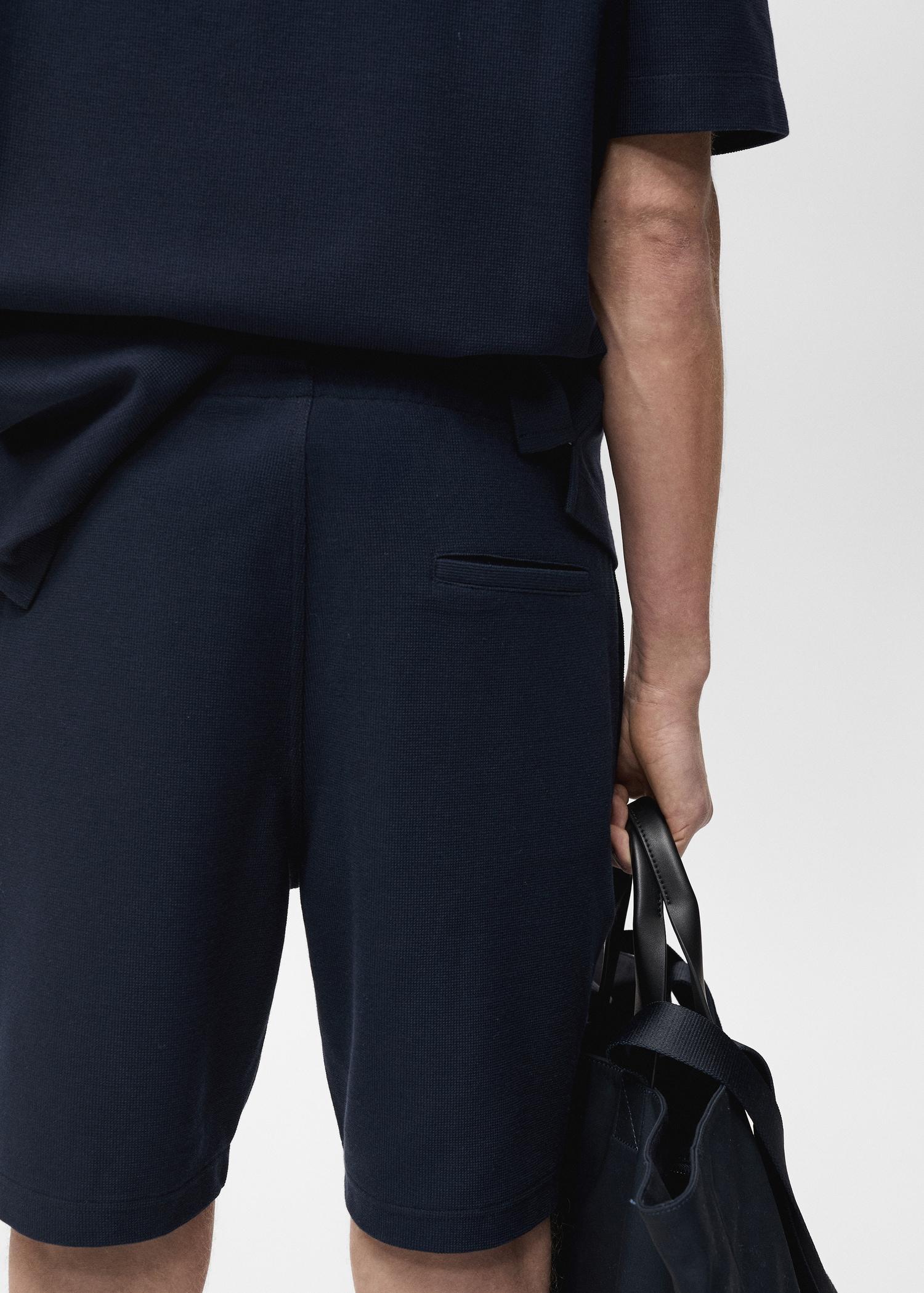 Structured knitted shorts - Men | MANGO USA Product Image