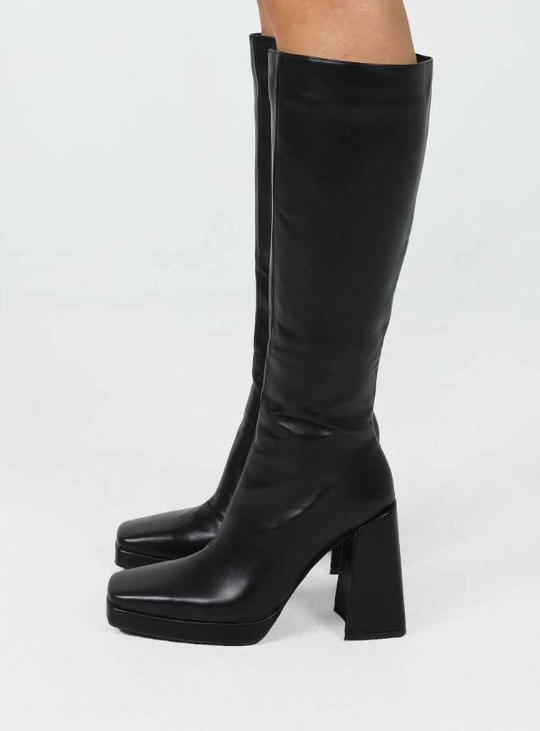 Montgomery Boots Matte Black Product Image