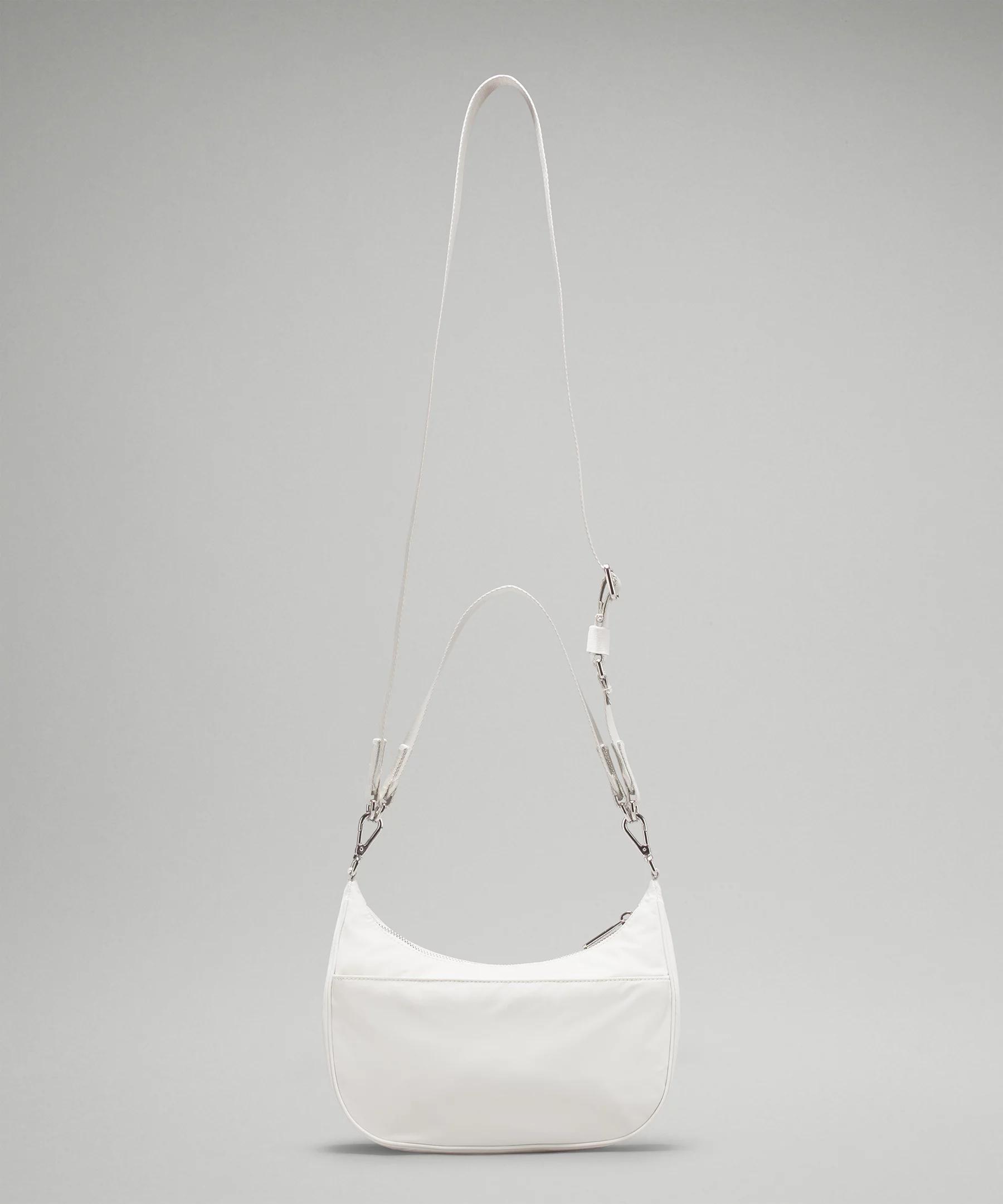 City Essentials Small Shoulder Bag 3L Product Image