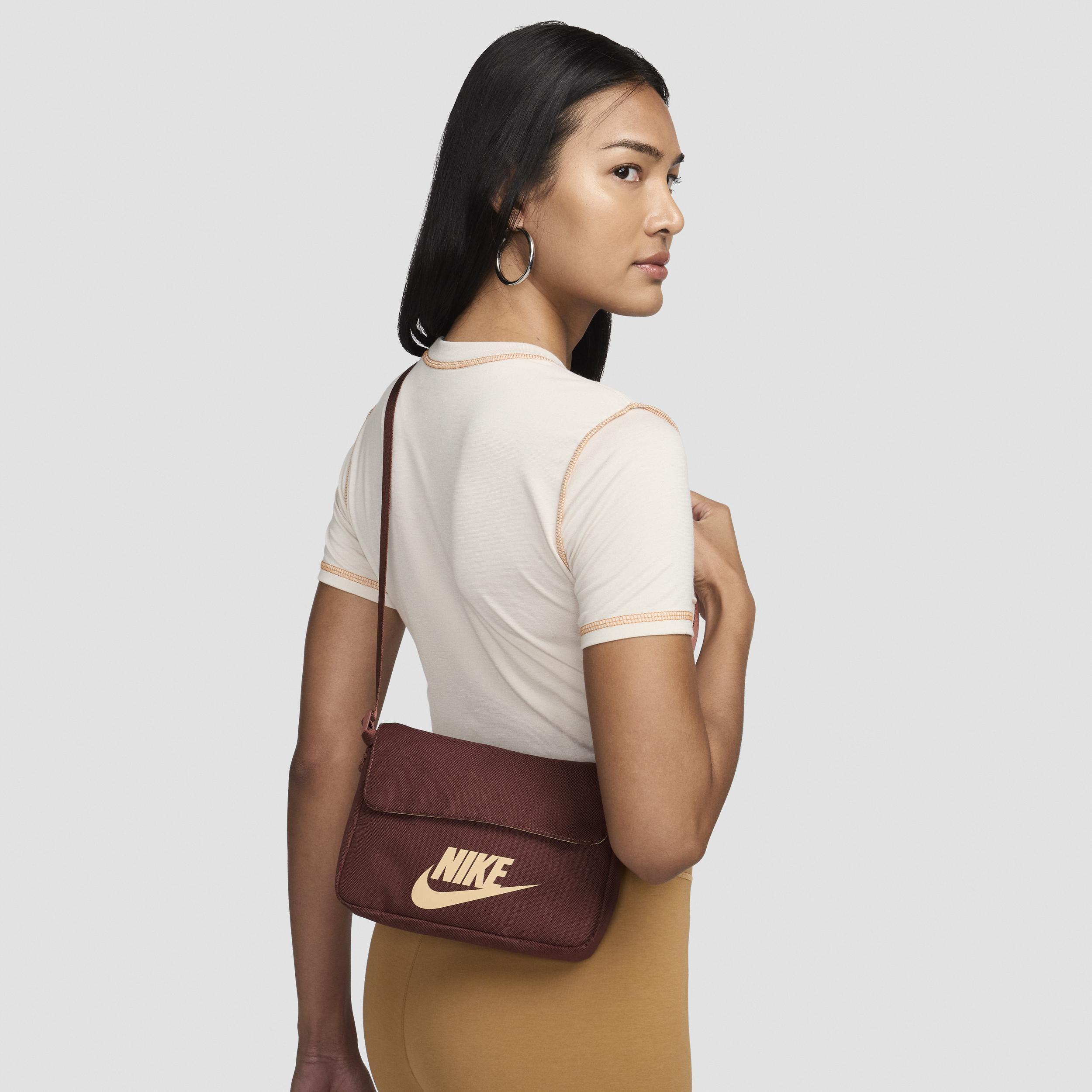 Womens Nike Sportswear Futura 365 Crossbody Bag (3L) Product Image