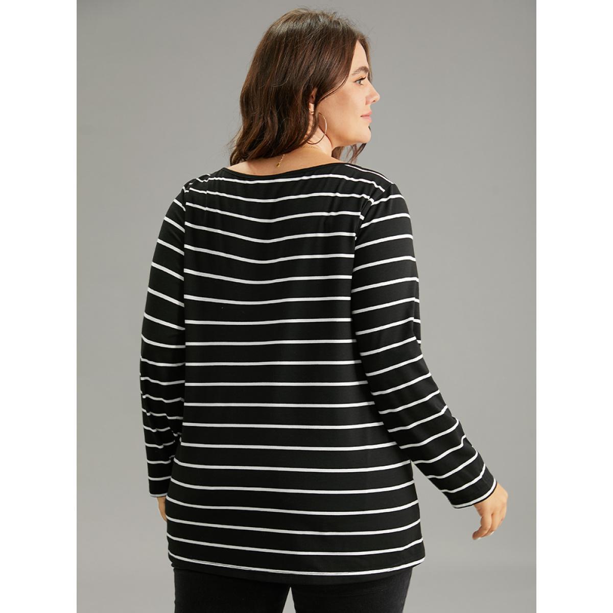 Plus Size Leopard Striped Patchwork Contrast Pocket T-shirt Black Women Casual Contrast Leopard Round Neck Dailywear T-shirts BloomChic 10/M Product Image