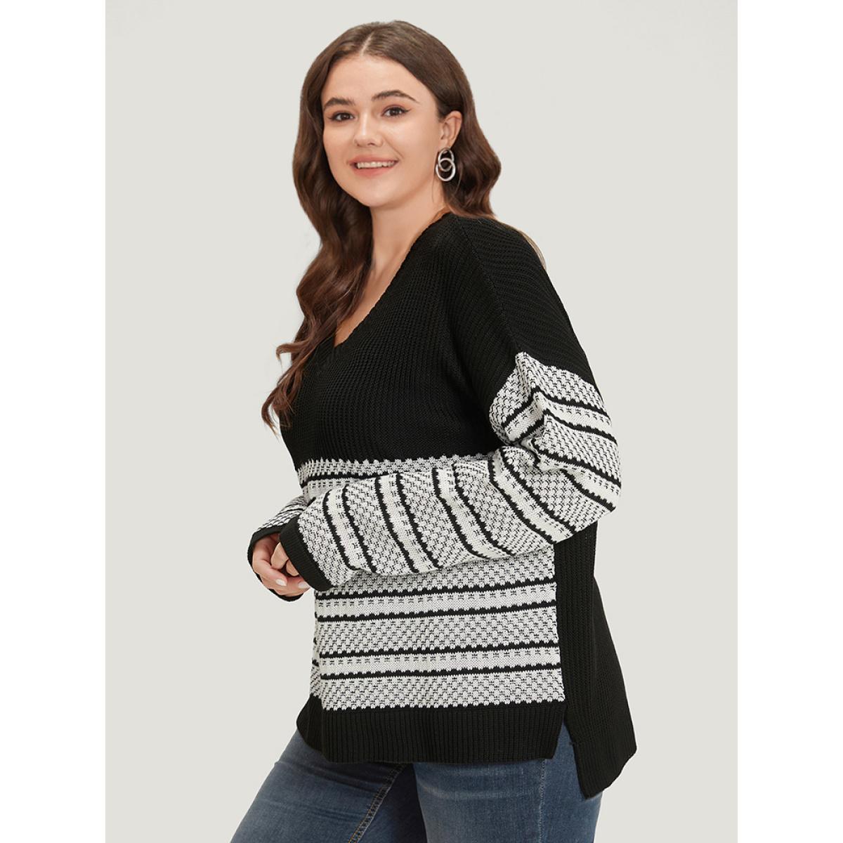 Plus Size Two Tone V Neck Patchwork Elastic Cuffs Pullover Black Women Casual Loose Long Sleeve V-neck Everyday Pullovers BloomChic 26/4X Product Image