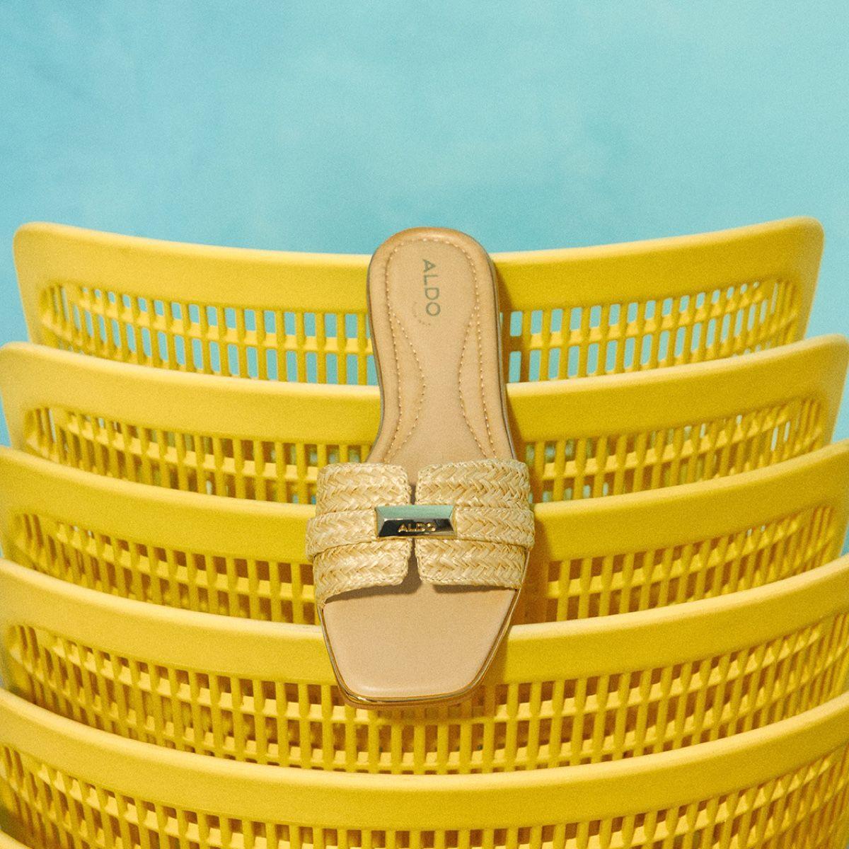 ALDO Darine - Women's Flat Sandals - White, Size 8 Product Image