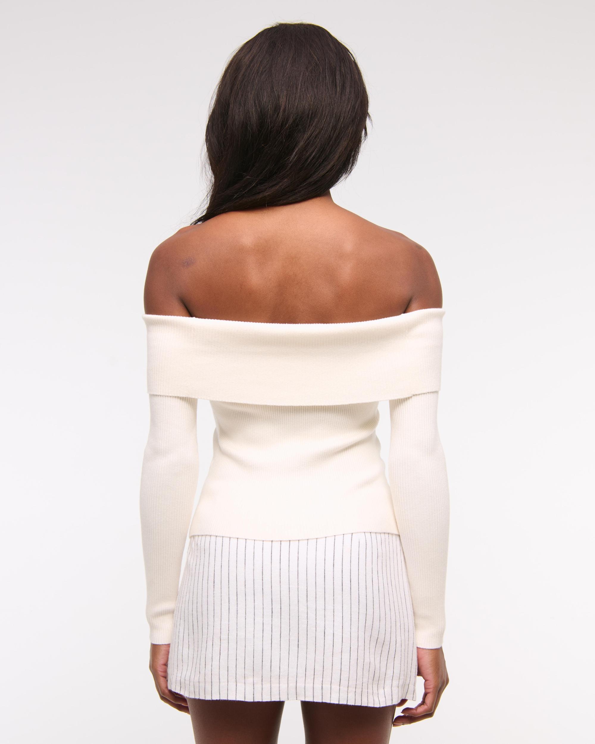 The A&F Scarlett Mid Rise Linen-Blend Mini Skort Product Image
