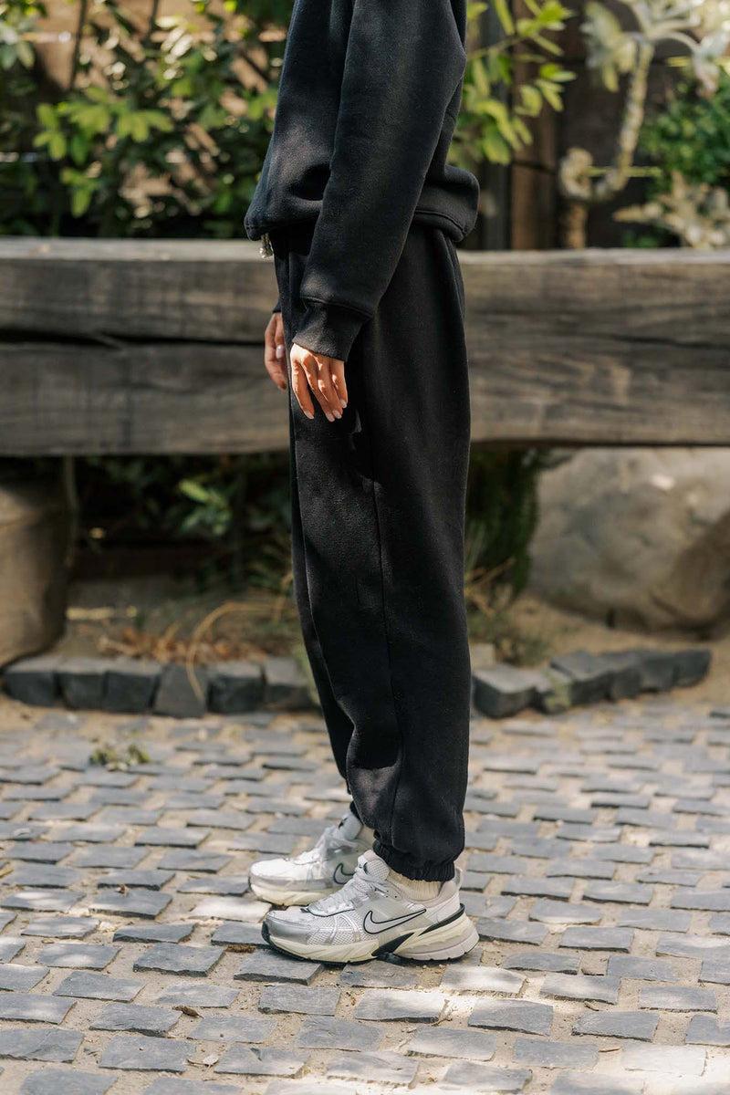 Women's Organic Heavyweight Fleece Sweatpants in Black Product Image