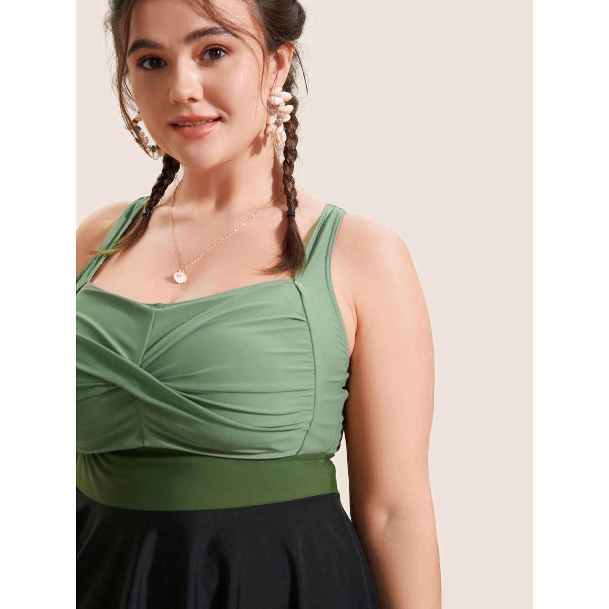 Plus Size Crossover Patchwork Heart Neckline Swim Top Women's Swimwear ArmyGreen Beach Twist High stretch Bodycon Heart neckline Curve Swim Tops BloomChic 18-20/2X Product Image