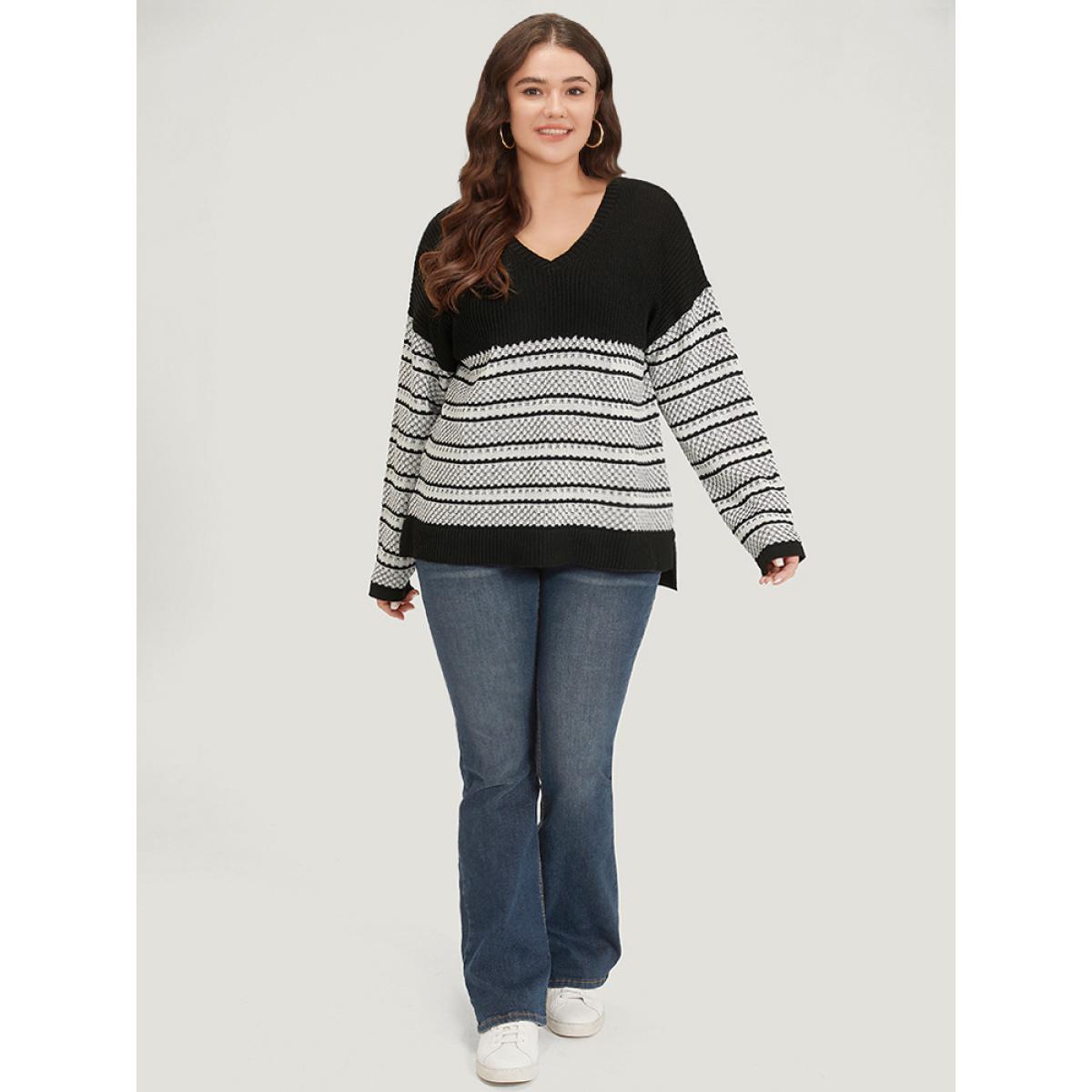 Plus Size Two Tone V Neck Patchwork Elastic Cuffs Pullover Black Women Casual Loose Long Sleeve V-neck Everyday Pullovers BloomChic 26/4X Product Image