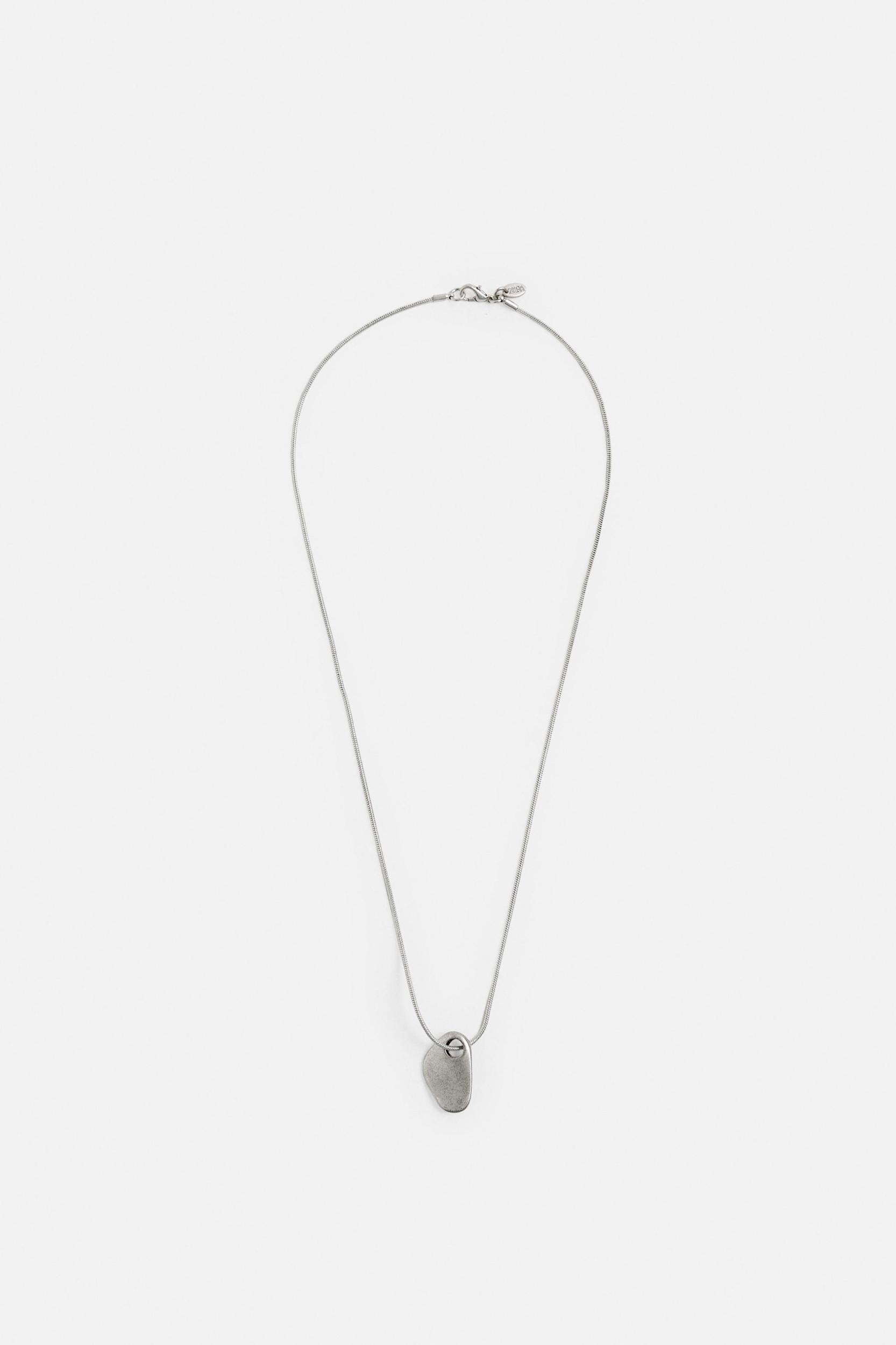 TONAL PENDANT NECKLACE Product Image