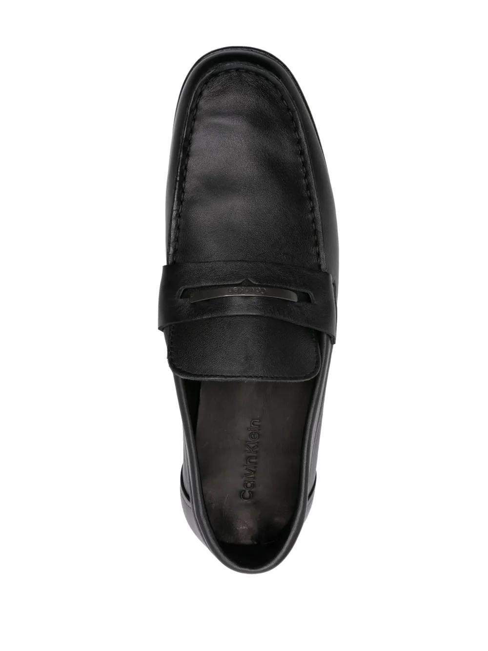 logo-plaque leather loafers Product Image