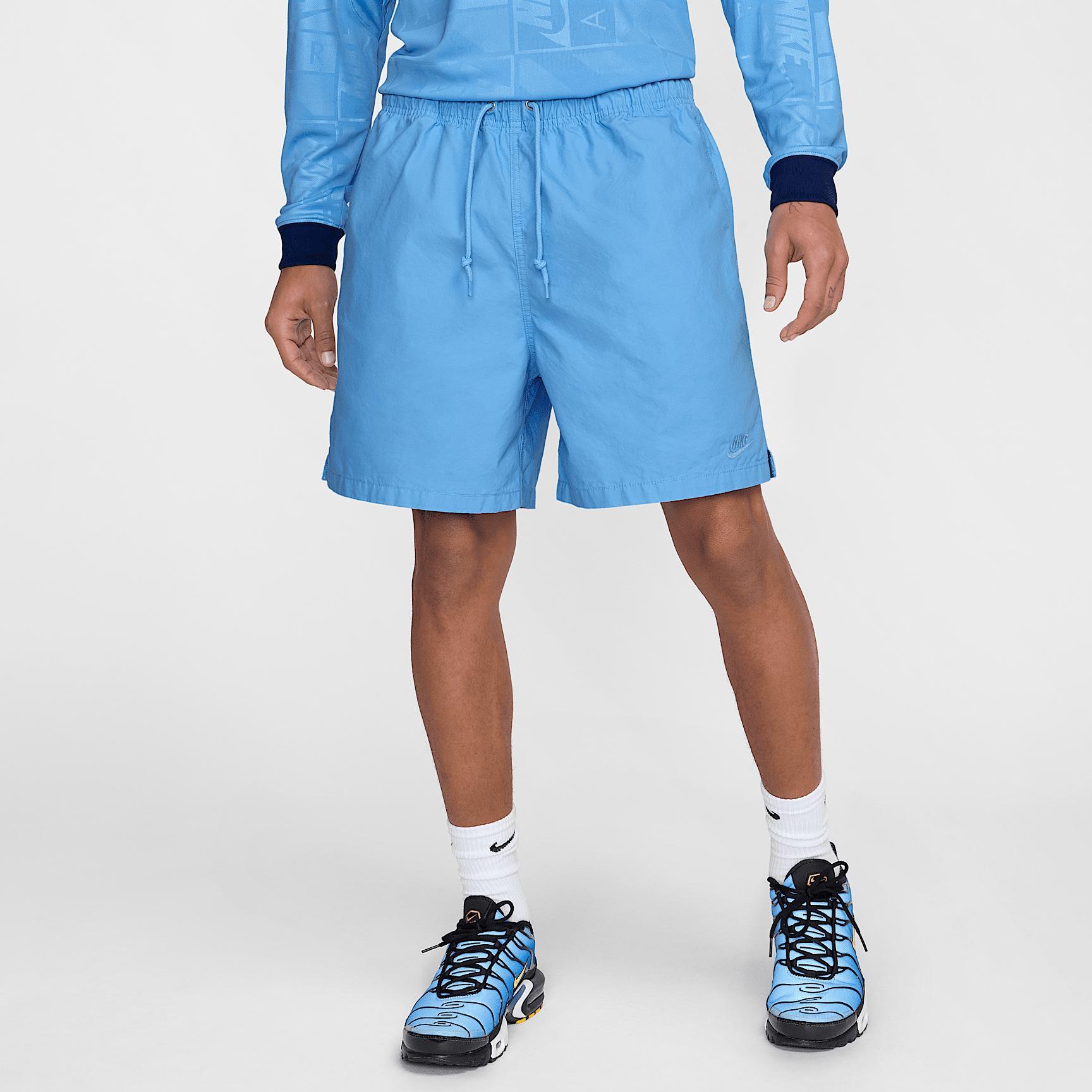 Nike Men's Club Flow Shorts Product Image