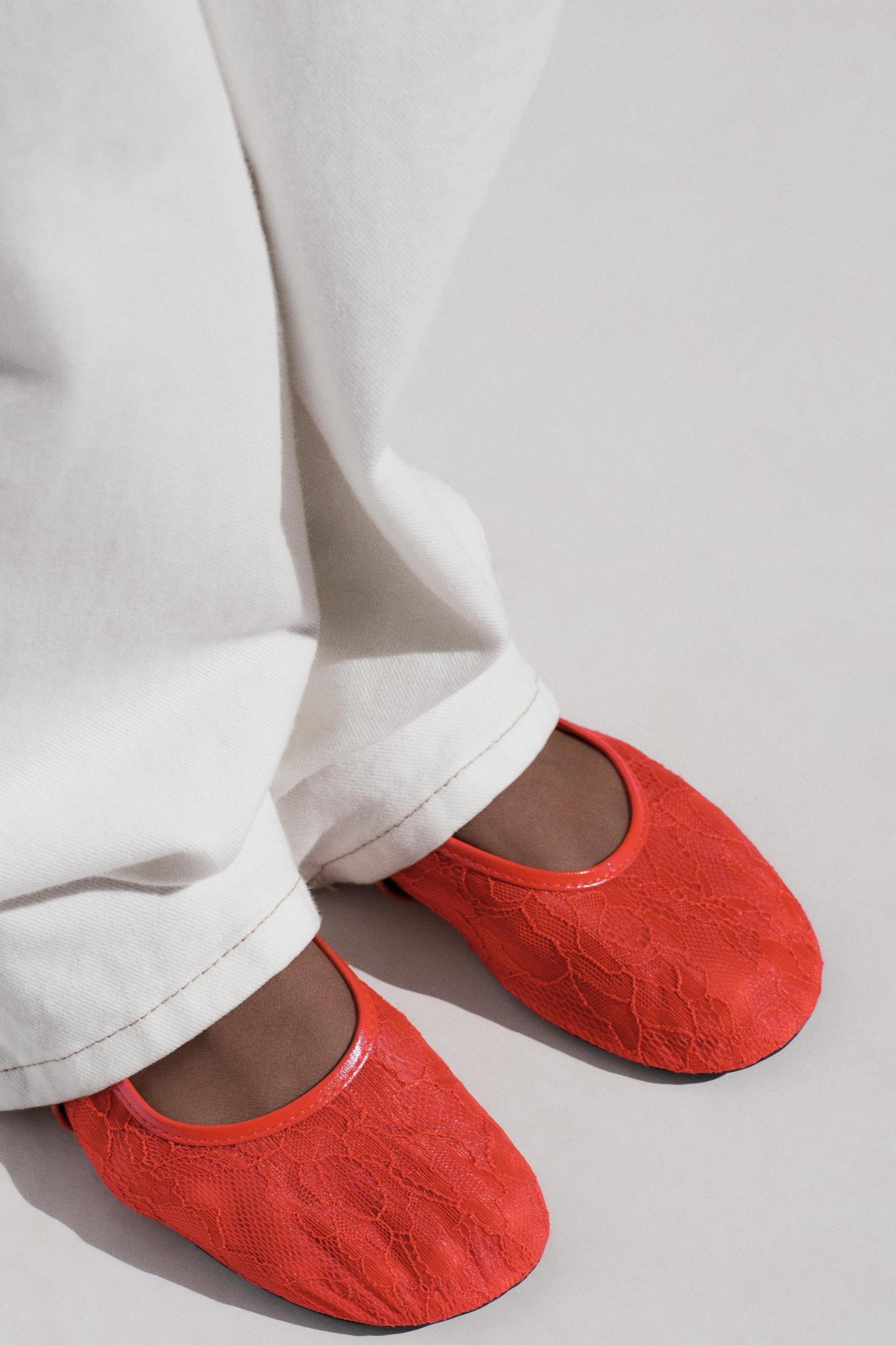 DOUBLE STRAP LACE BALLERINAS Product Image