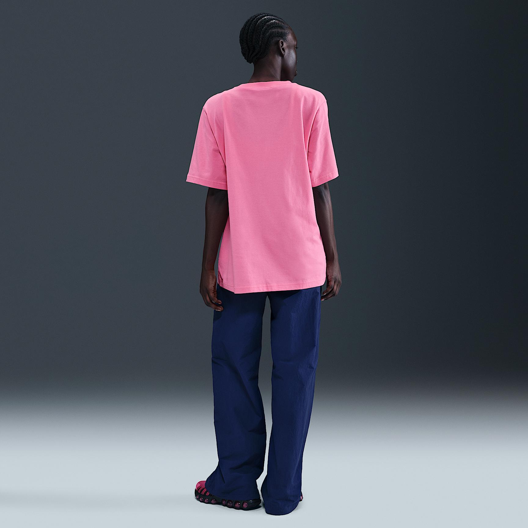 Women's Nike Sportswear Essential Graphic T-Shirt Product Image