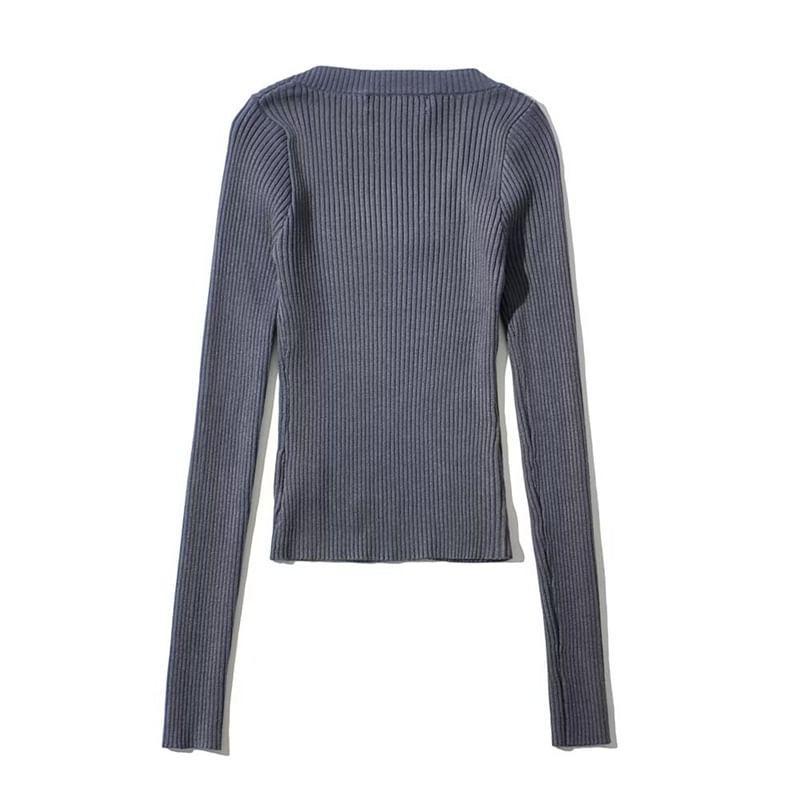 Long-Sleeve Scoop Neck Plain Crop Knit Top Product Image