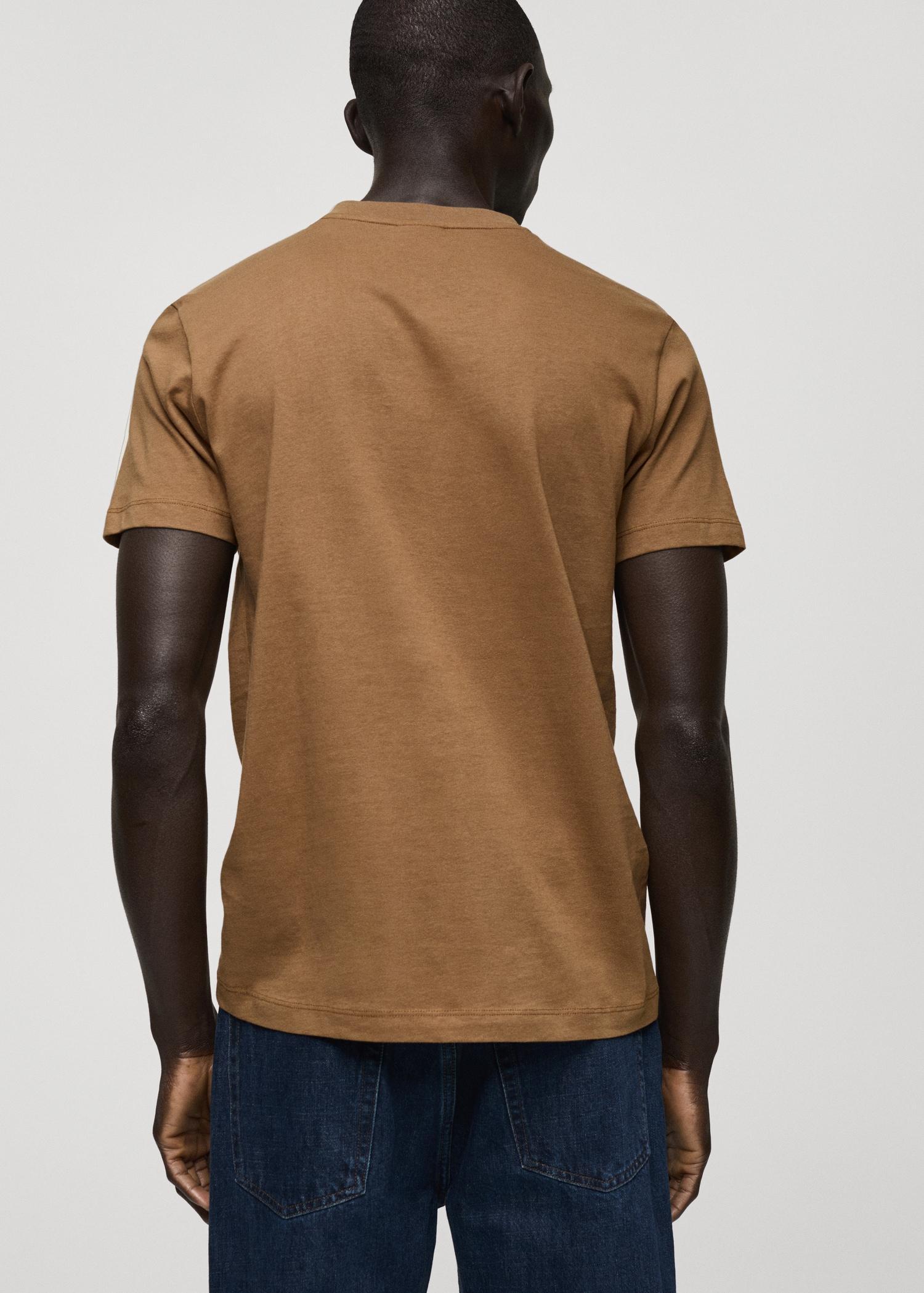 100% cotton slim-fit V-neck t-shirt - Men | MANGO USA Product Image
