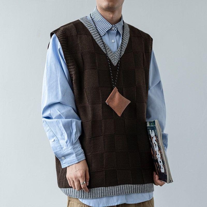 V-Neck Plaid Sweater Vest Product Image