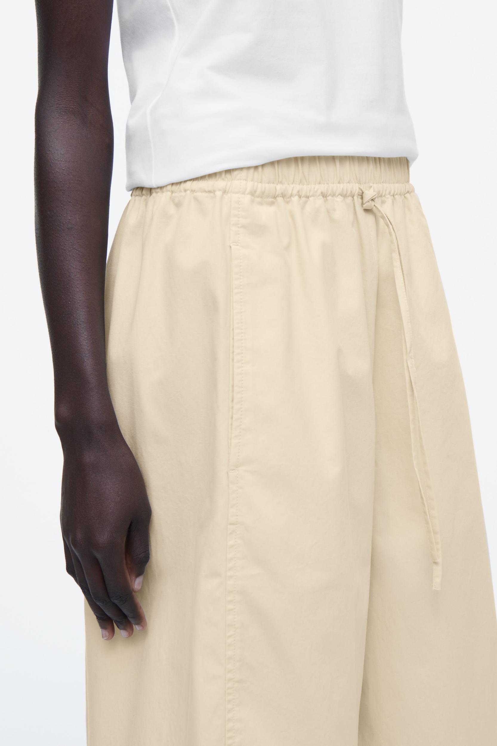 ELASTICATED BARREL-LEG PANTS Product Image