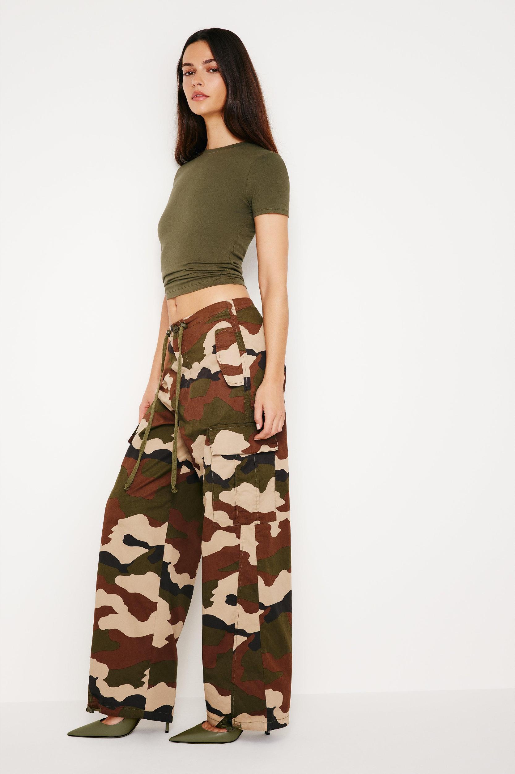 PARACHUTE PANTS | FATIGUE GREEN CAMO001 Product Image