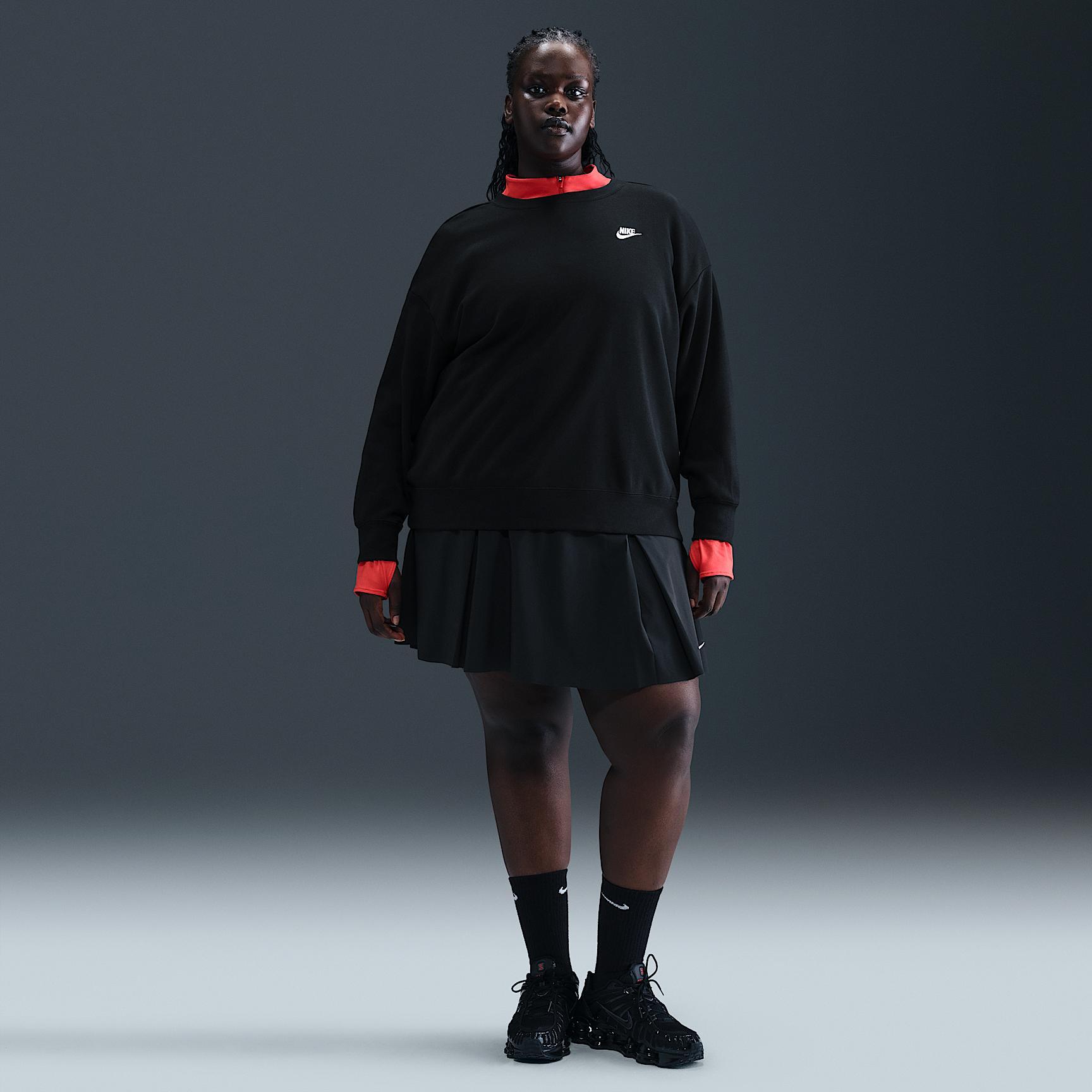 Nike Sportswear Club Fleece Women's Loose Crew-Neck Sweatshirt (Plus Size) Product Image