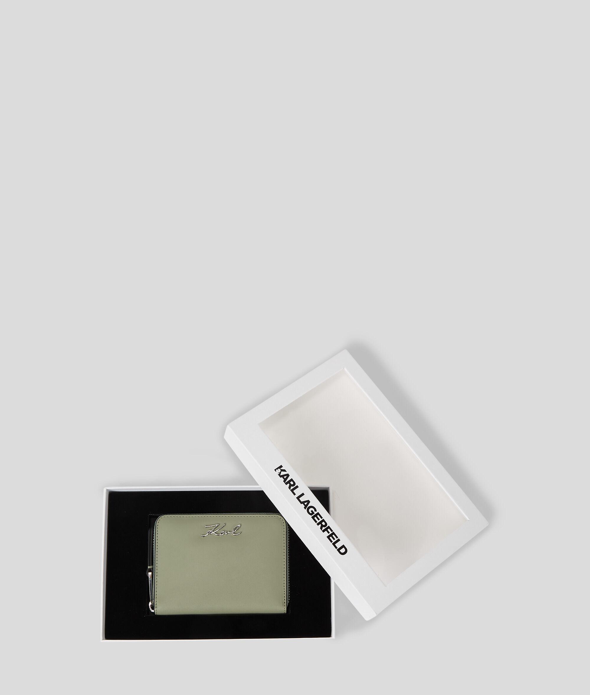 K/SIGNATURE MEDIUM WALLET  Product Image