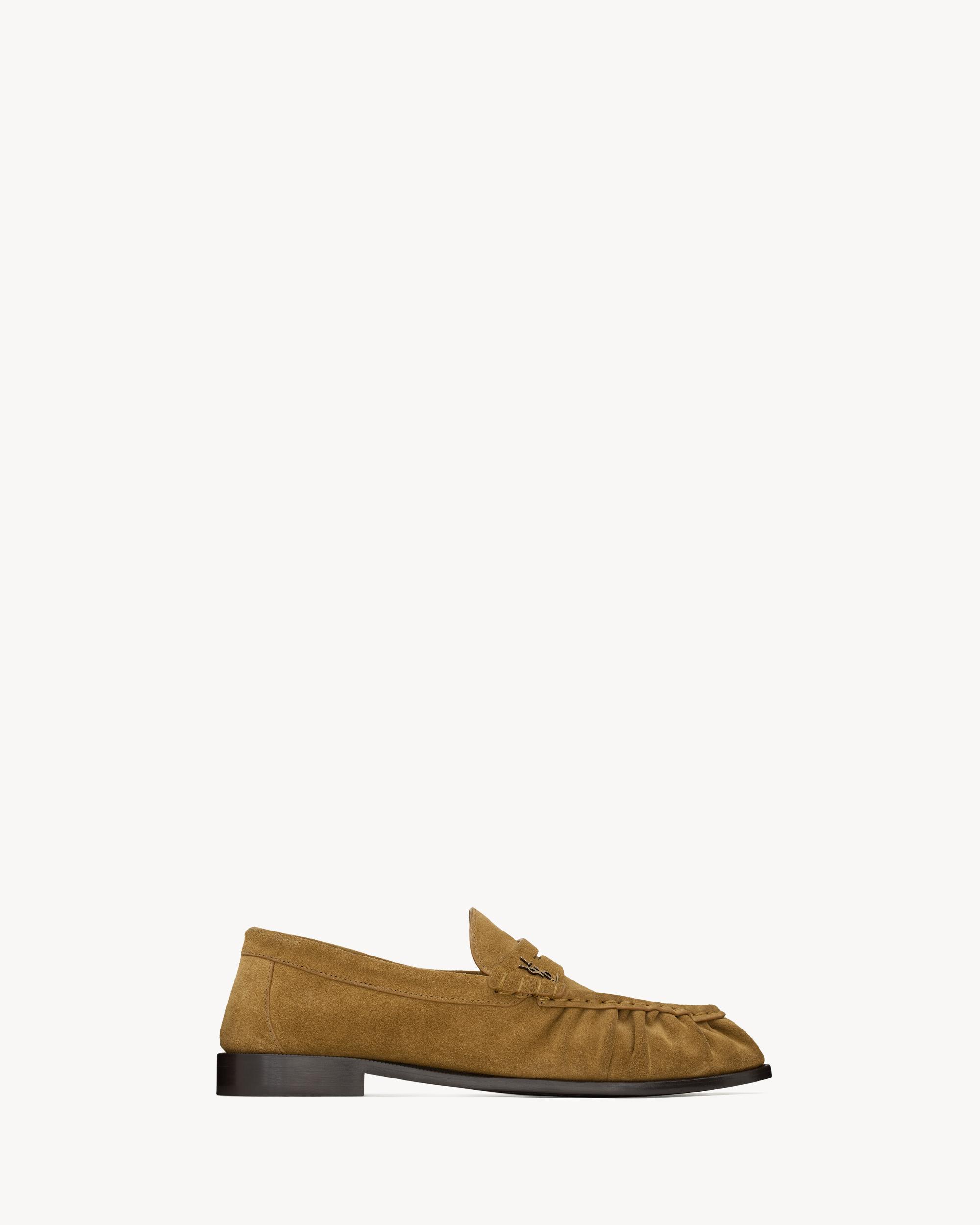 LE LOAFER SUPPLE in suede Product Image