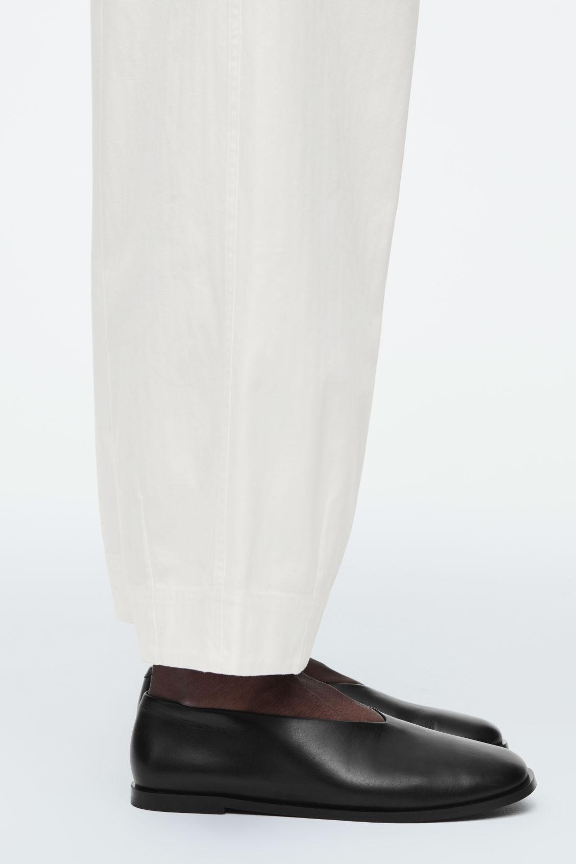 COTTON TAPERED DRAWSTRING PANTS Product Image