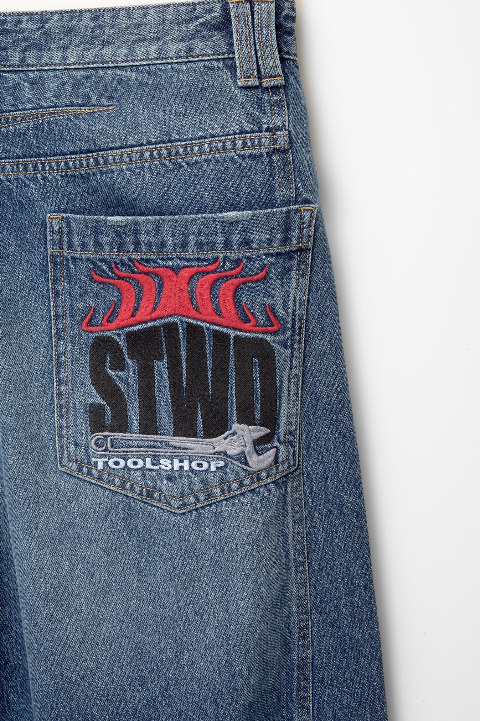 Balloon fit jeans with embroidered pocket Product Image
