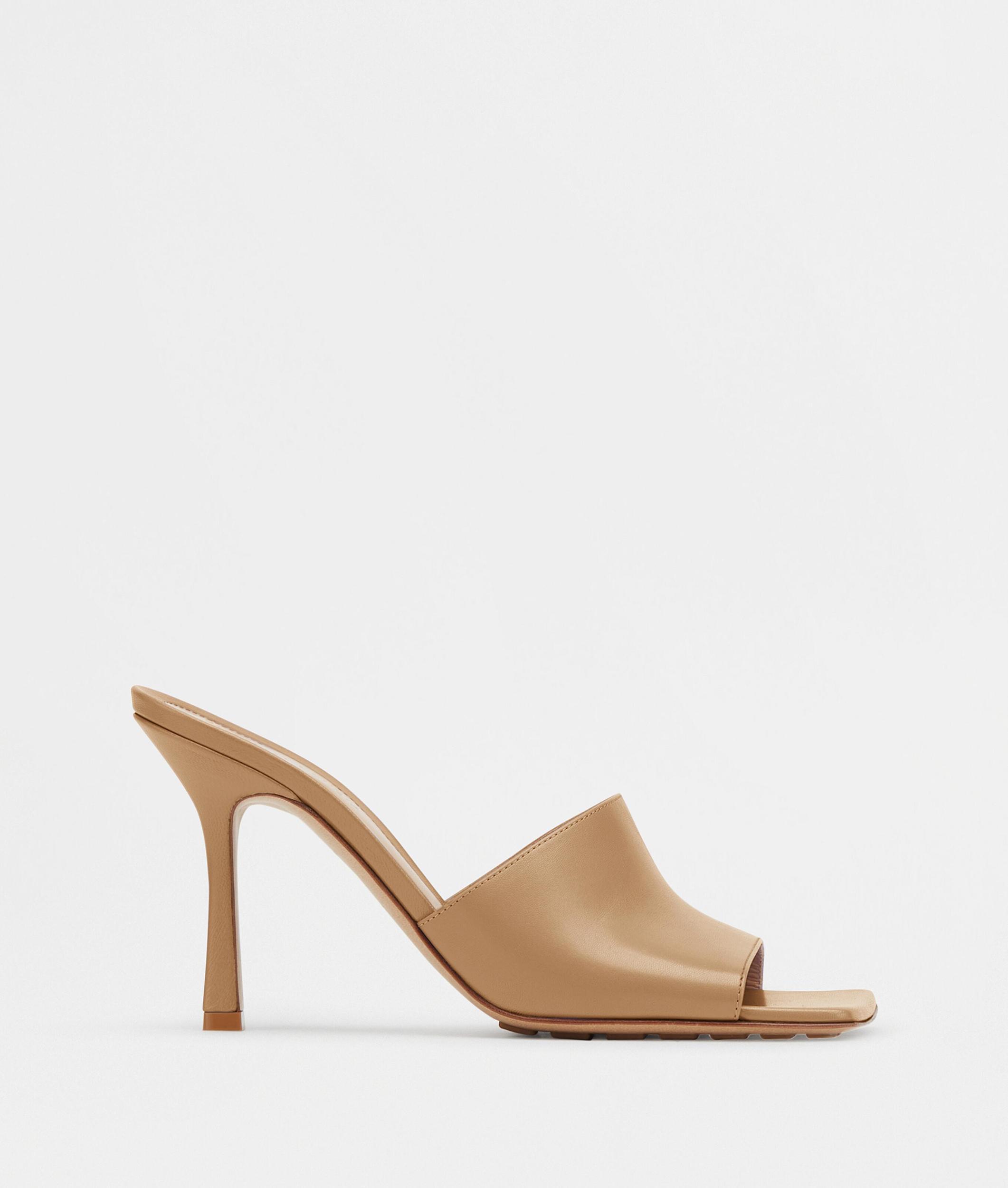 Women's Stretch Mule in Saddle Product Image
